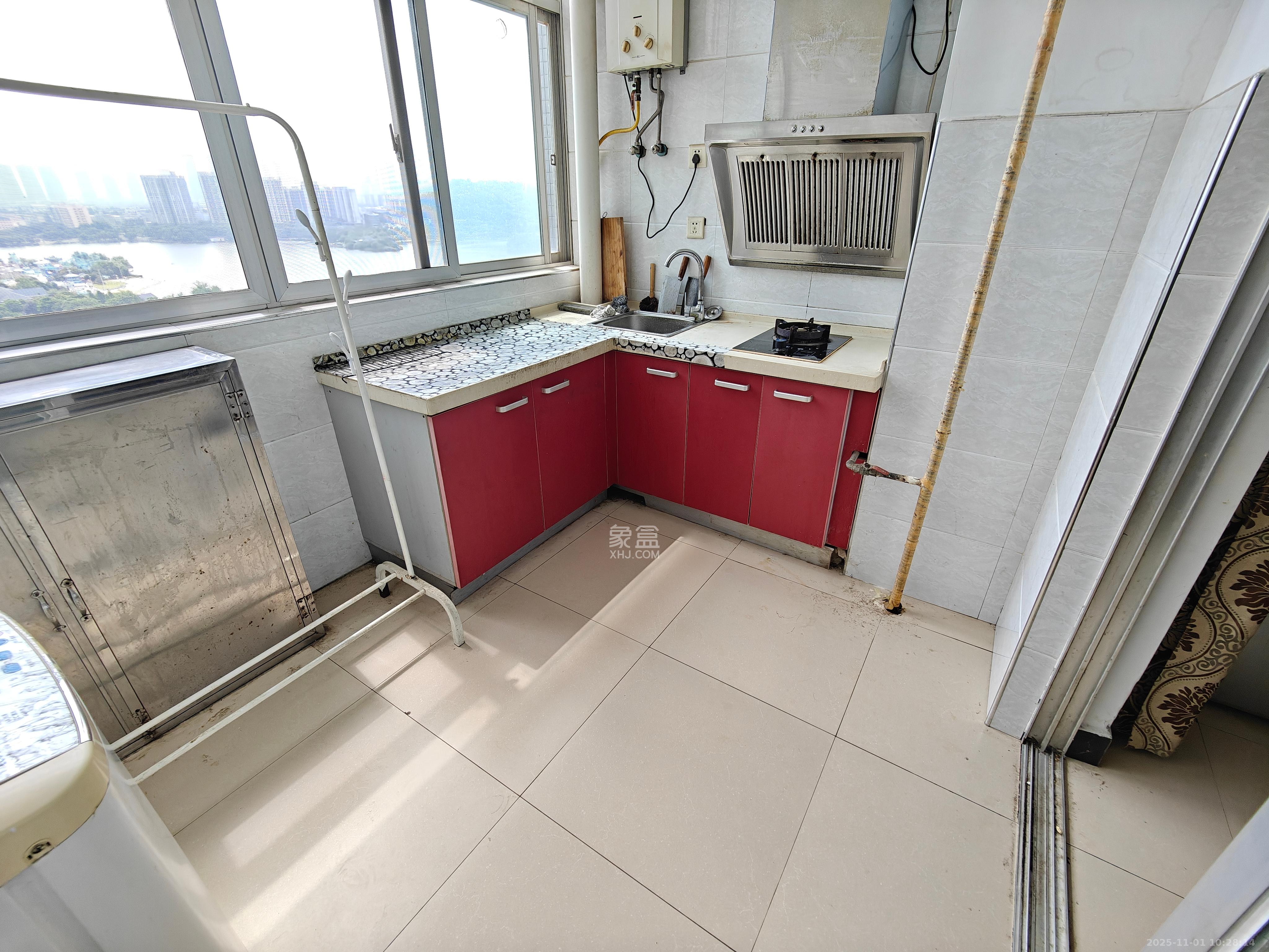 观湖公寓  1室1厅1卫    1500.0元/月室内图