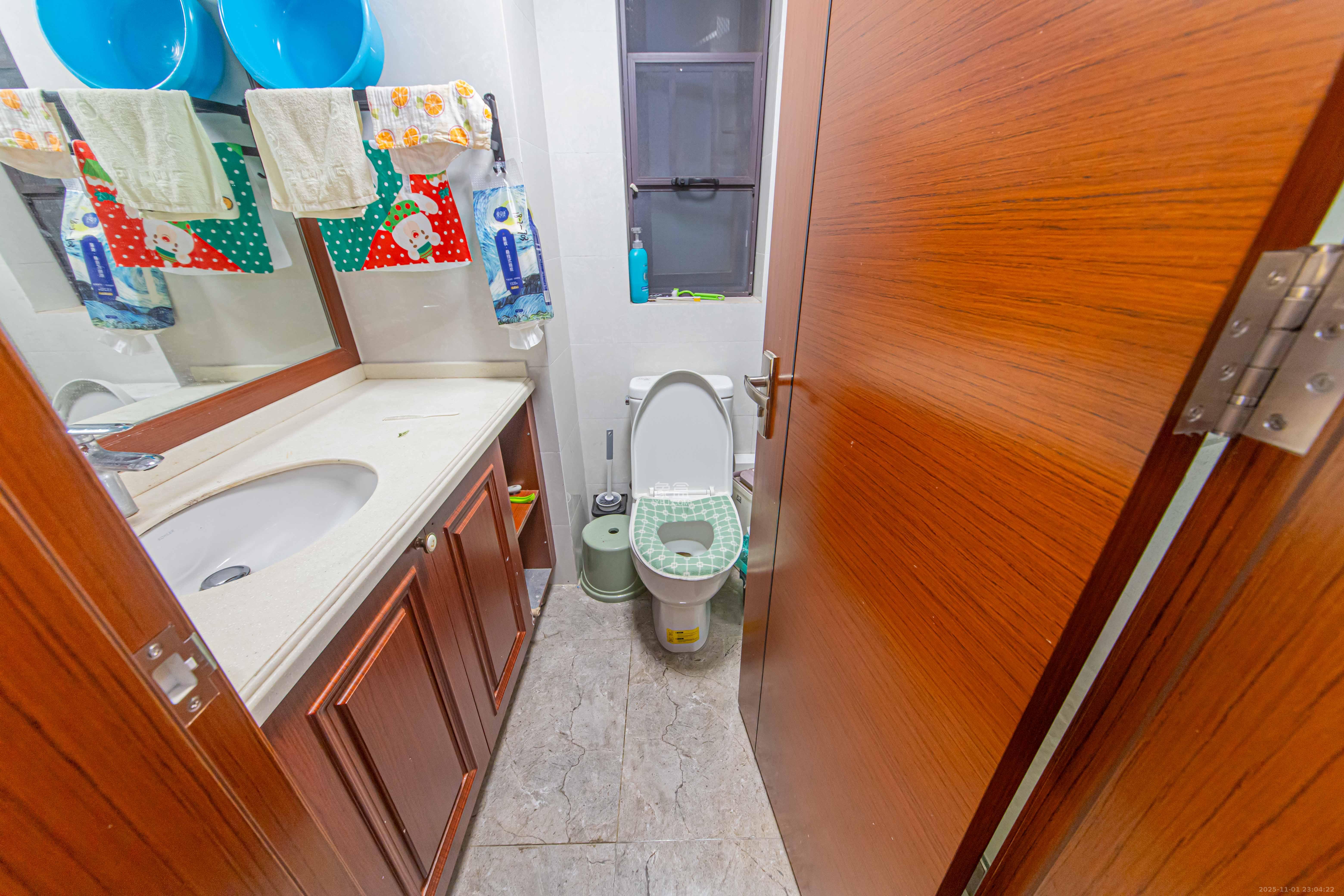 中海新城熙岸(中信新城五期) 3室2厅2卫 100.0万 中海新城熙岸(中信新城五期) 3室2厅2卫 100.0万卫生间