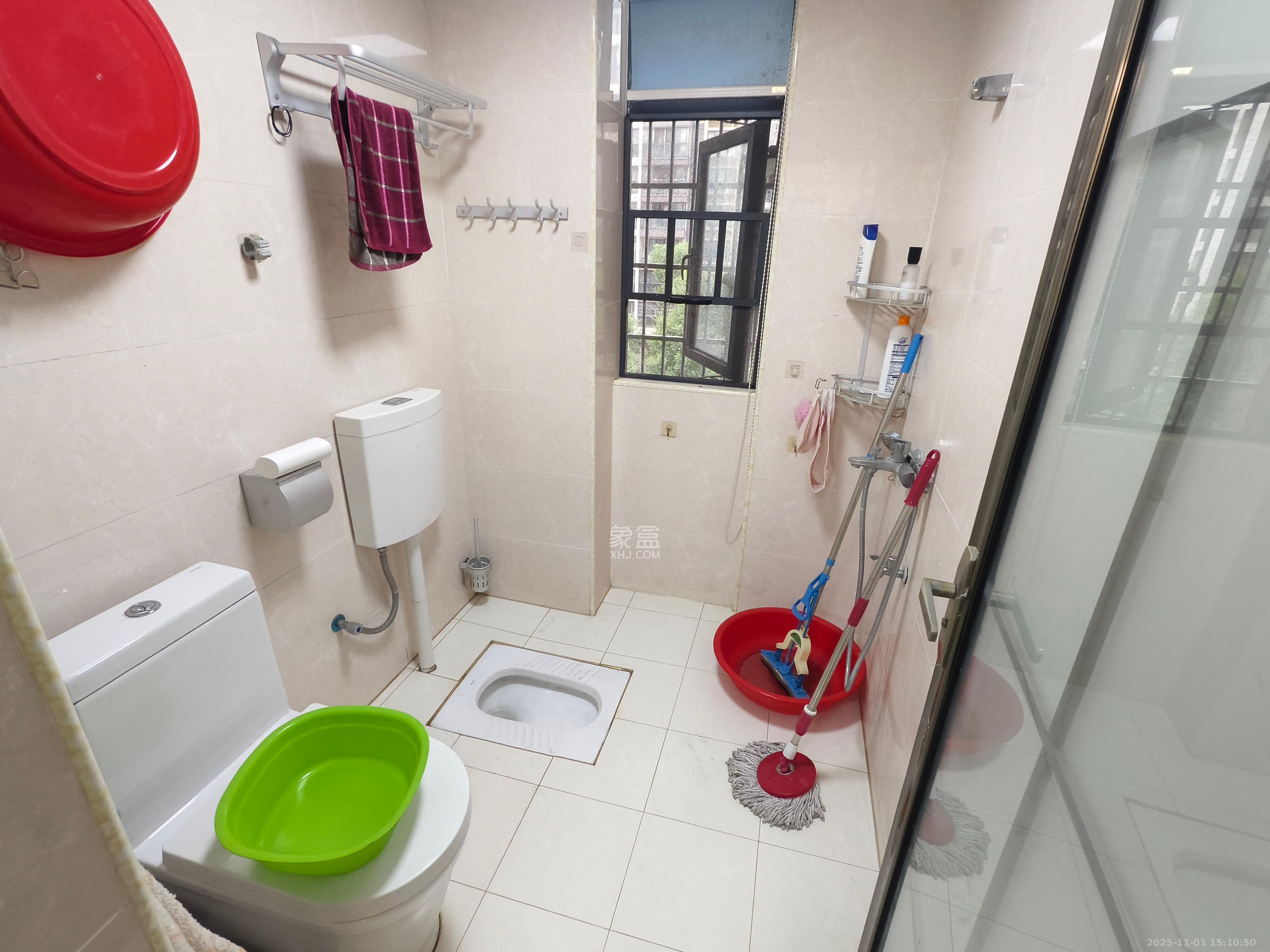 蓝山郡  4室2厅2卫    3500.0元/月 蓝山郡  4室2厅2卫    3500.0元/月室内图