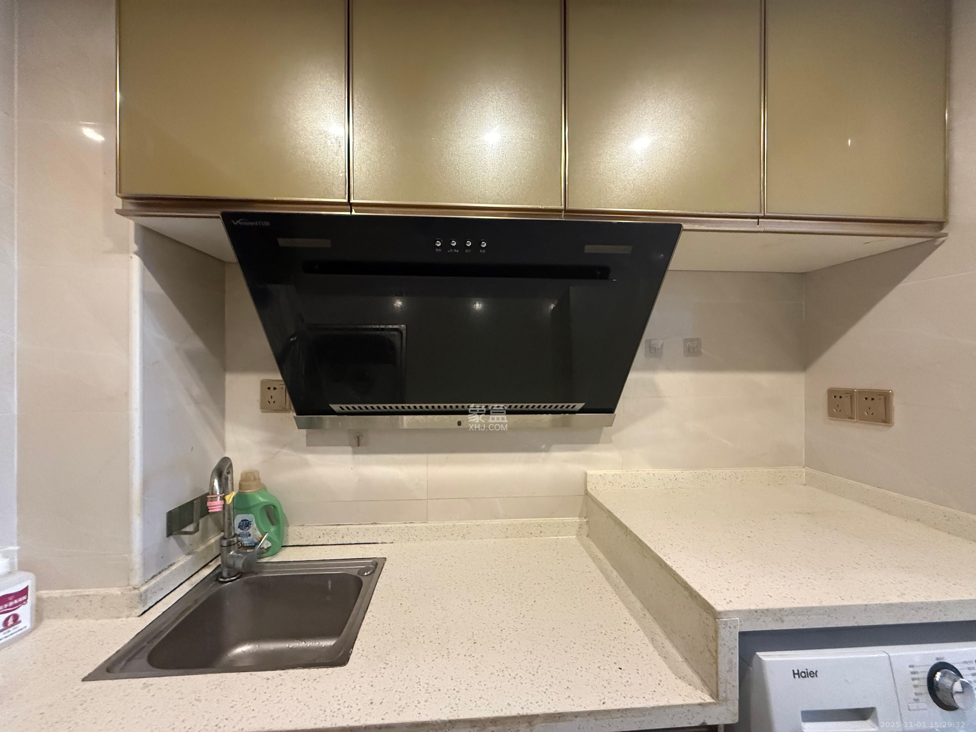 荣悦台  1室1厅1卫    2000.0元/月 荣悦台  1室1厅1卫    2000.0元/月室内图