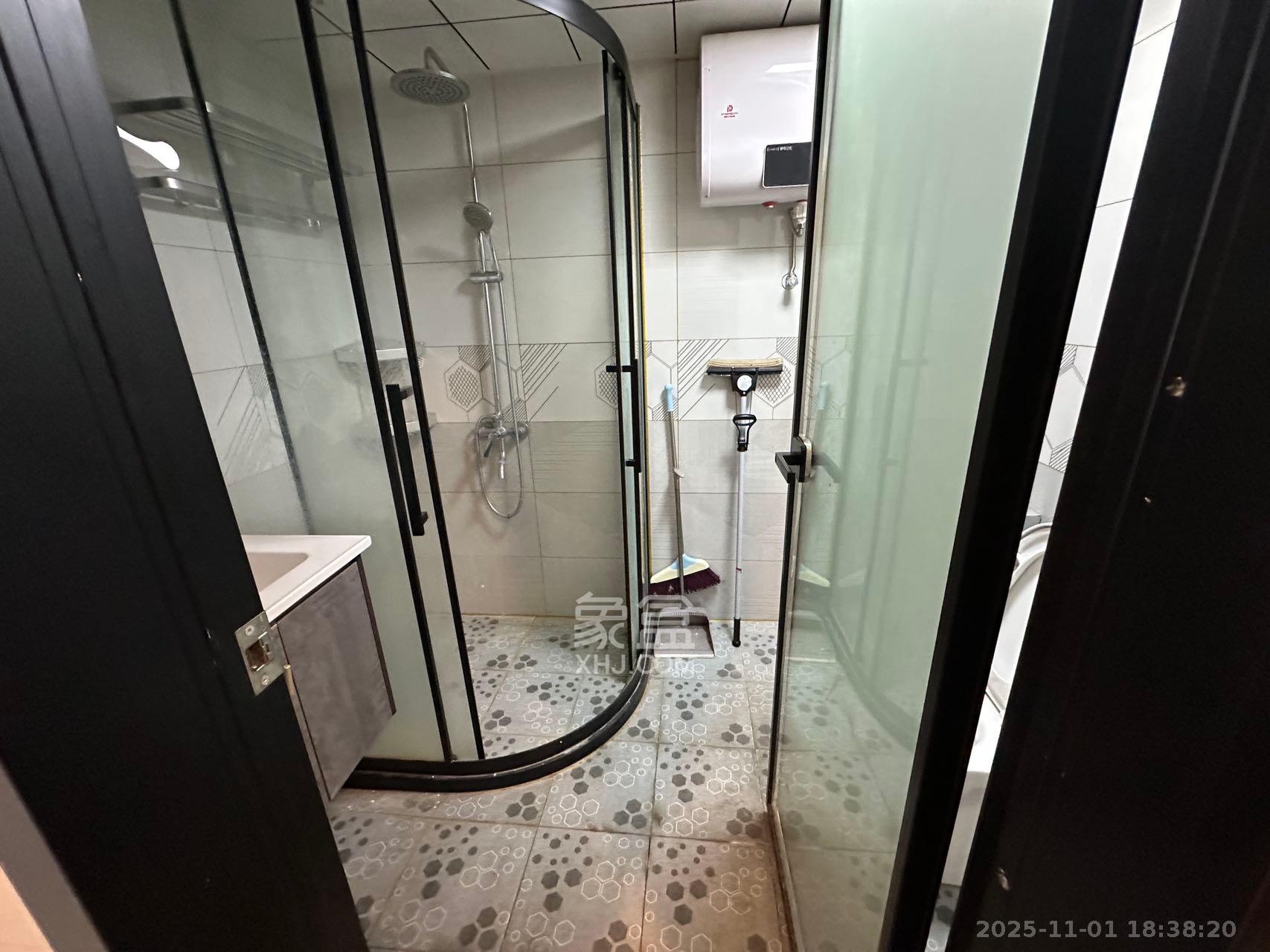 合能枫丹丽舍(柏悦名苑) 2室1厅1卫 1500.0元/月 合能枫丹丽舍(柏悦名苑) 2室1厅1卫 1500.0元/月室内图