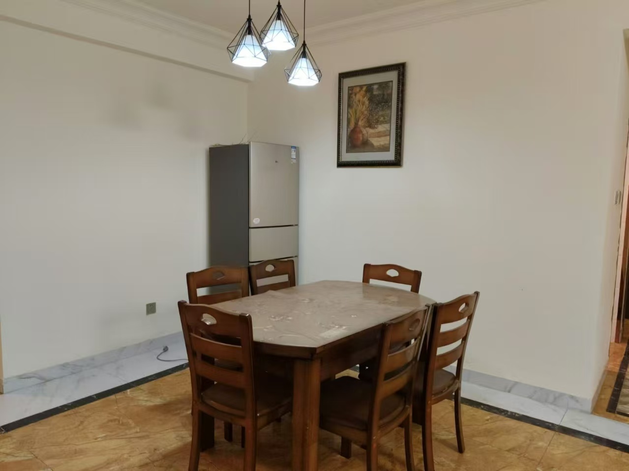 碧桂园梓山府 3室2厅2卫 1800.0元/月 碧桂园梓山府 3室2厅2卫 1800.0元/月室内图