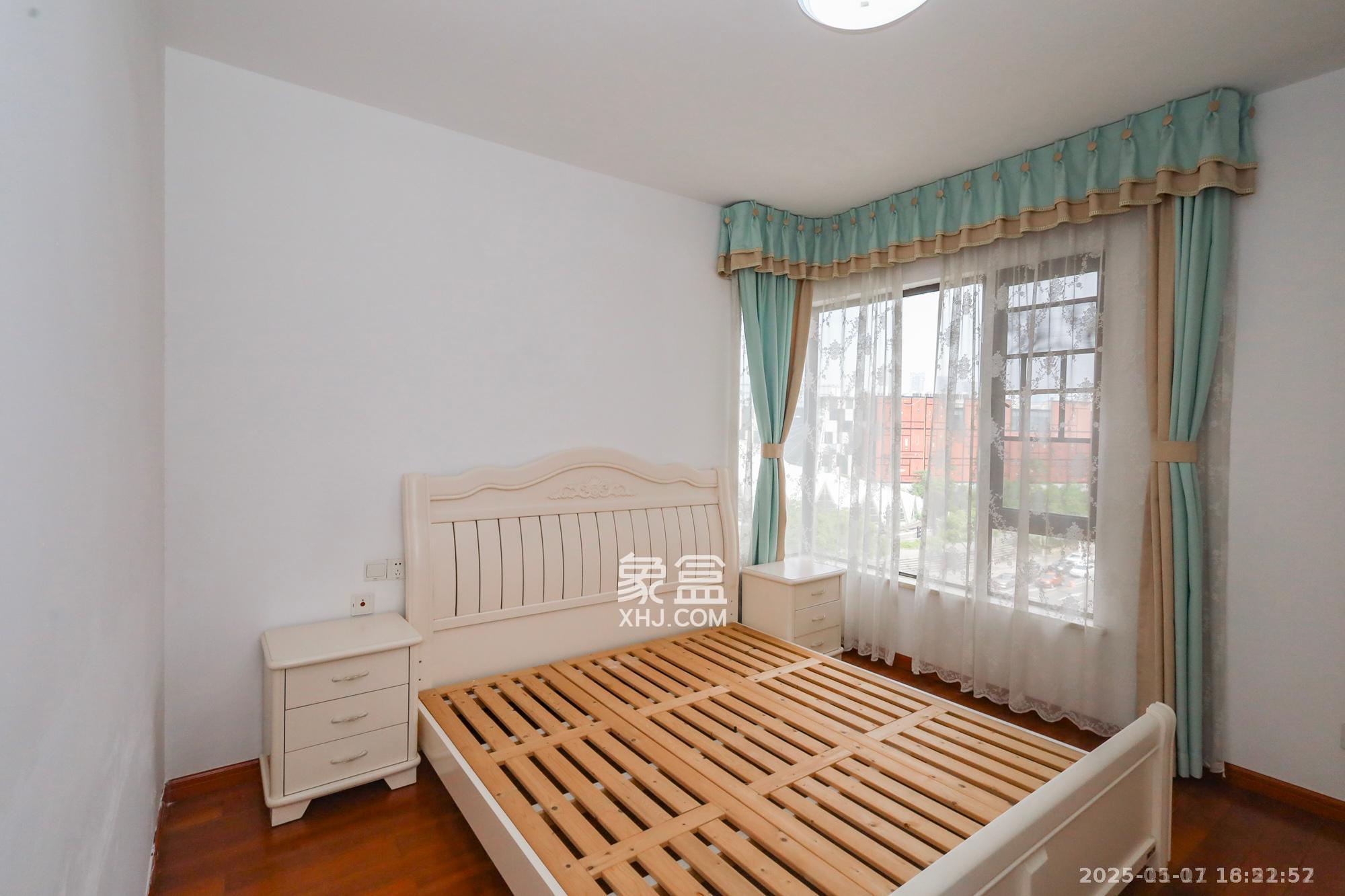 南山雍江汇（滨江国际新城）  3室2厅2卫    3700.0元/月室内图