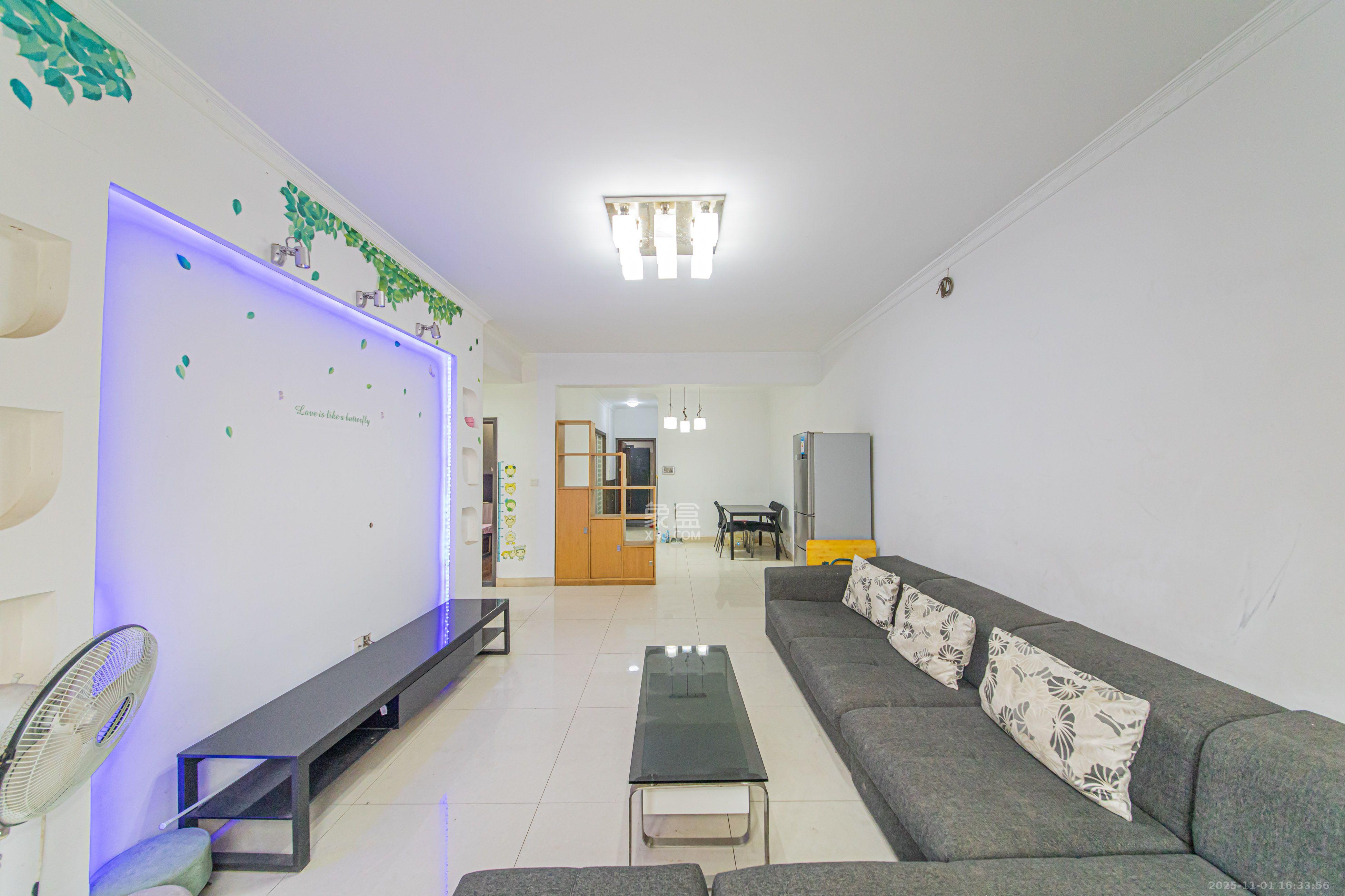 长盛岚庭  3室2厅1卫    2300.0元/月室内图