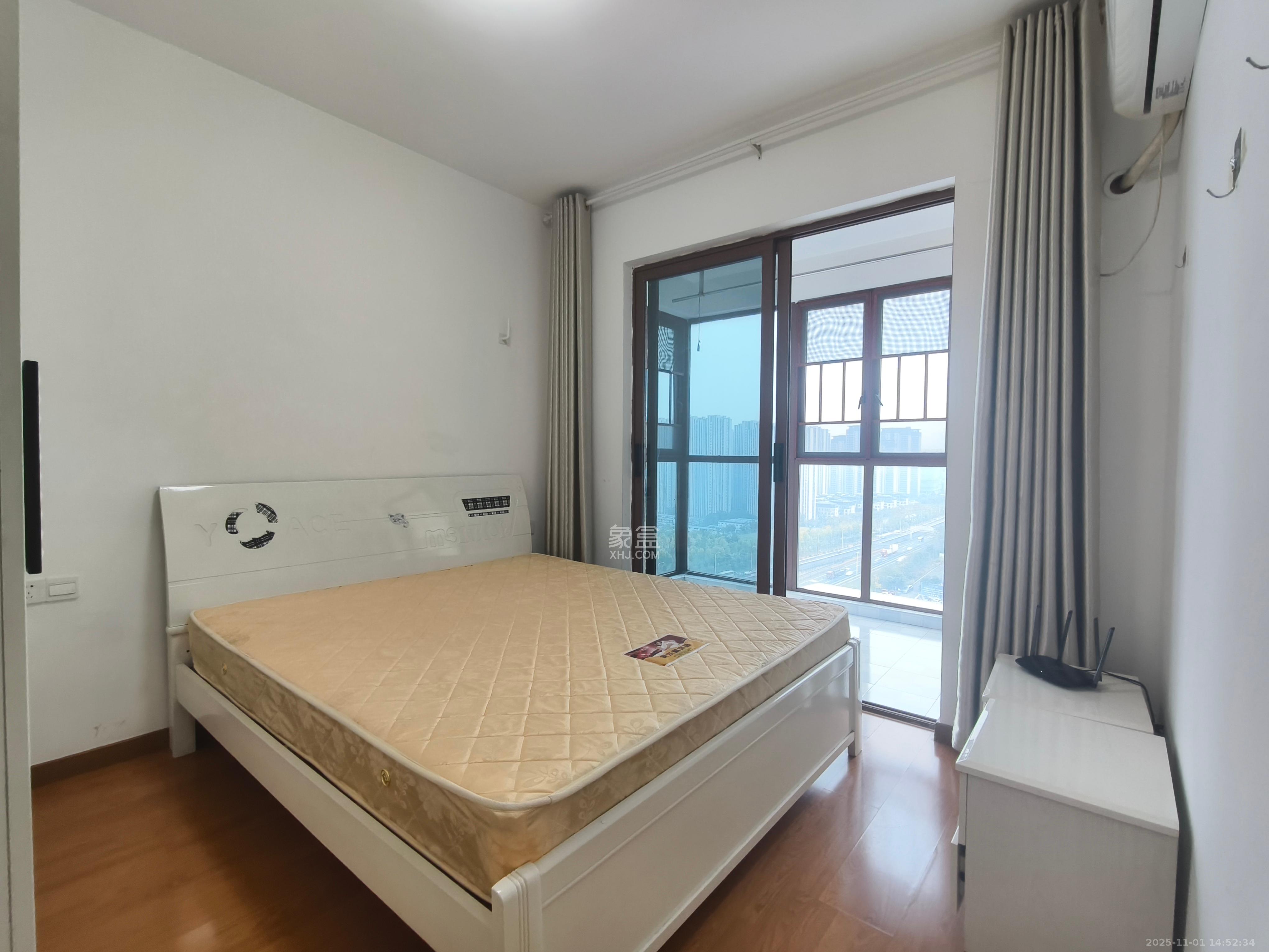 万里时代 2室2厅1卫 2400.0元/月 万里时代 2室2厅1卫 2400.0元/月室内图