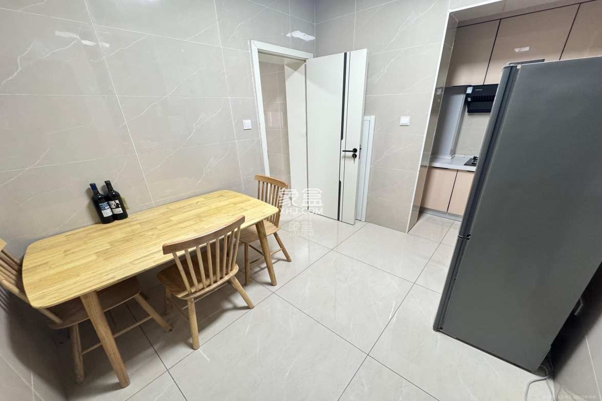 红旗区一片 2室1厅1卫 2000.0元/月 红旗区一片 2室1厅1卫 2000.0元/月室内图