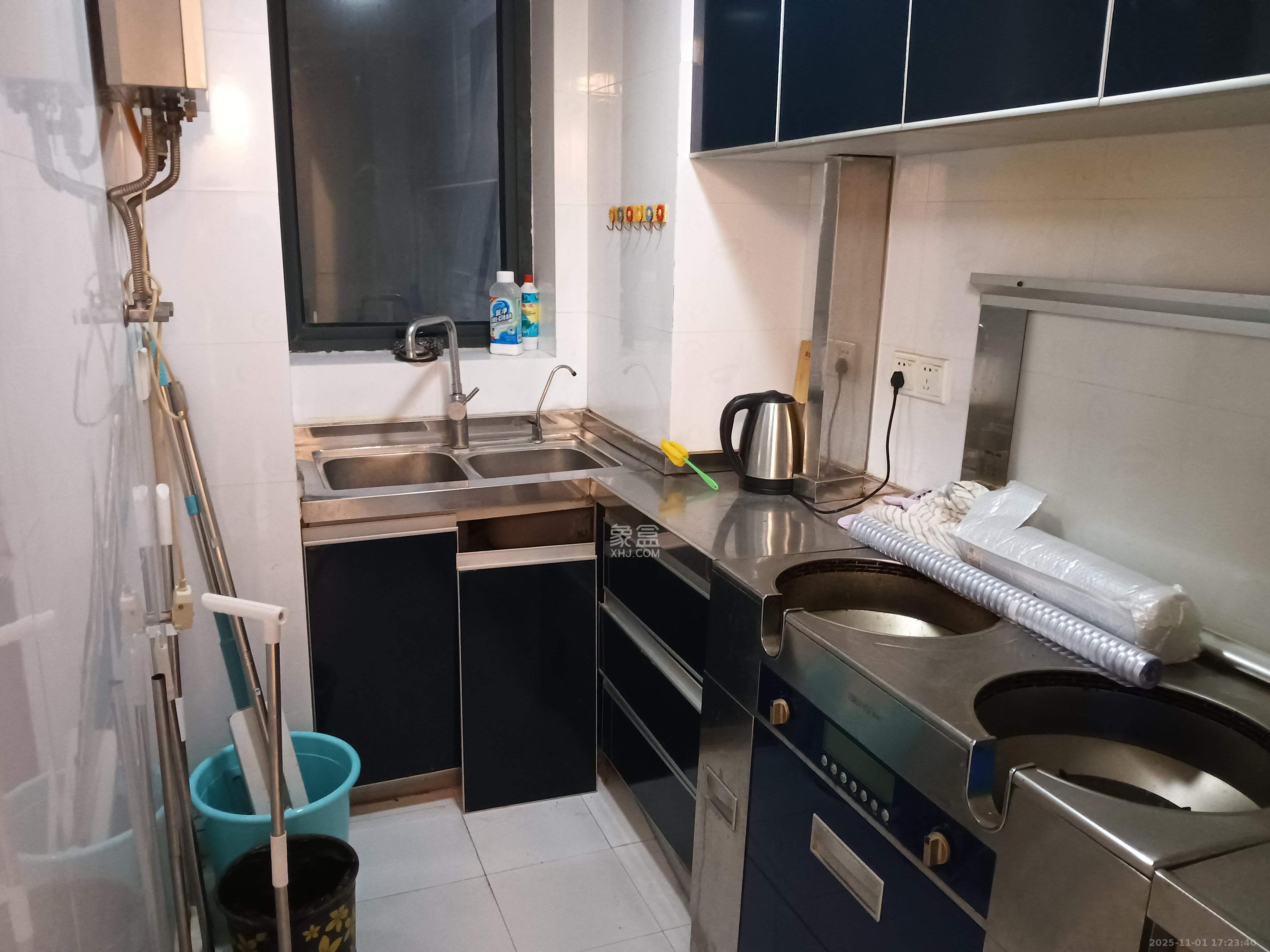 中天广场  3室1厅1卫    3300.0元/月