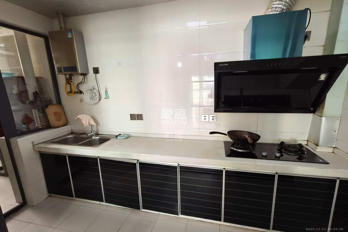 极目楚天 2室2厅1卫 2000.0元/月 极目楚天 2室2厅1卫 2000.0元/月室内图