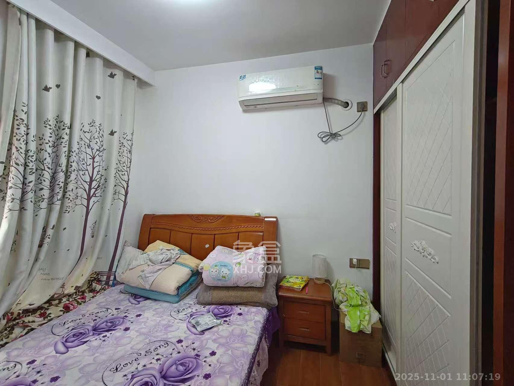 花样年华  3室1厅1卫    1800.0元/月室内图