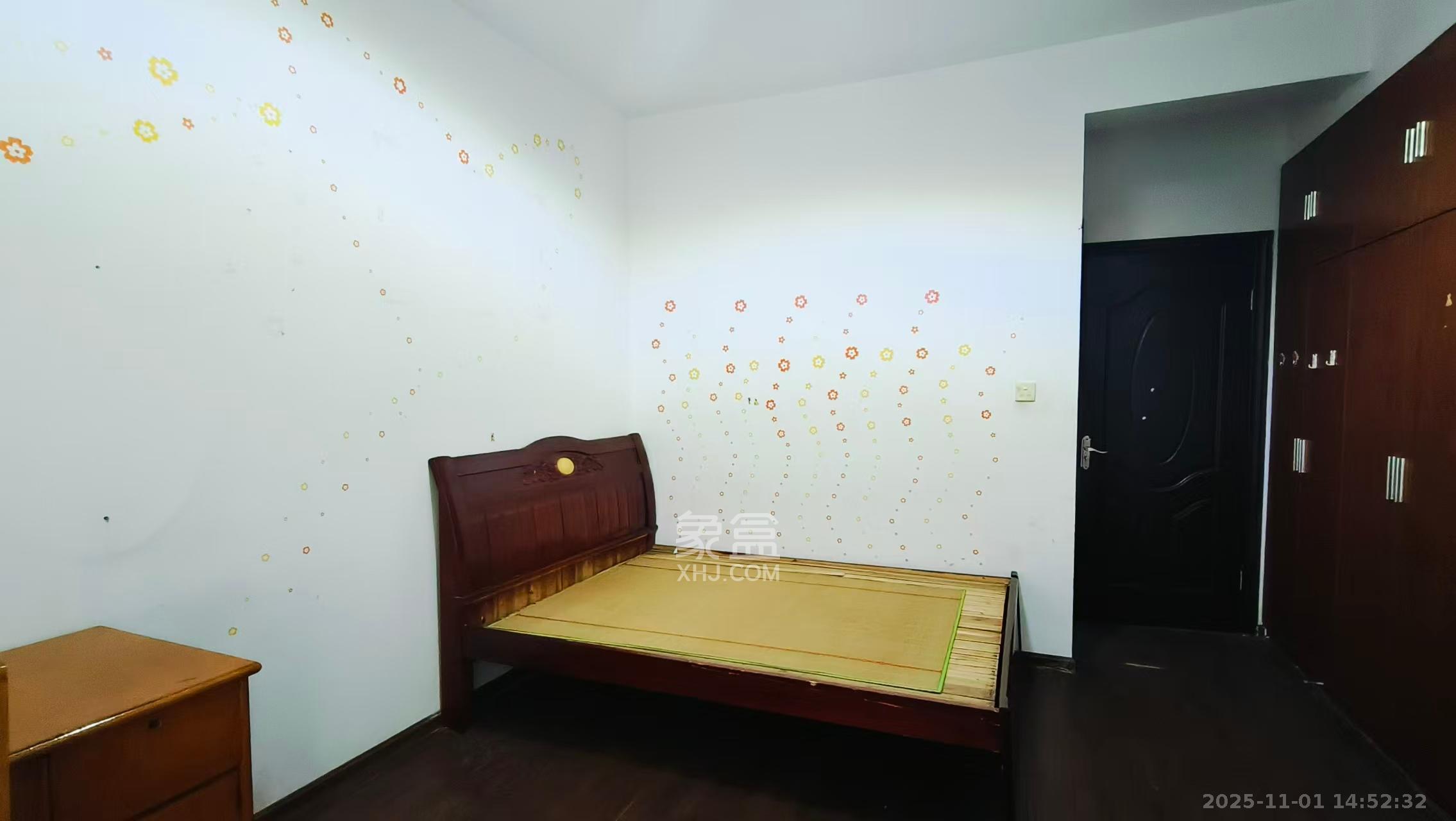 西岸润泽府  3室2厅2卫    2700.0元/月室内图