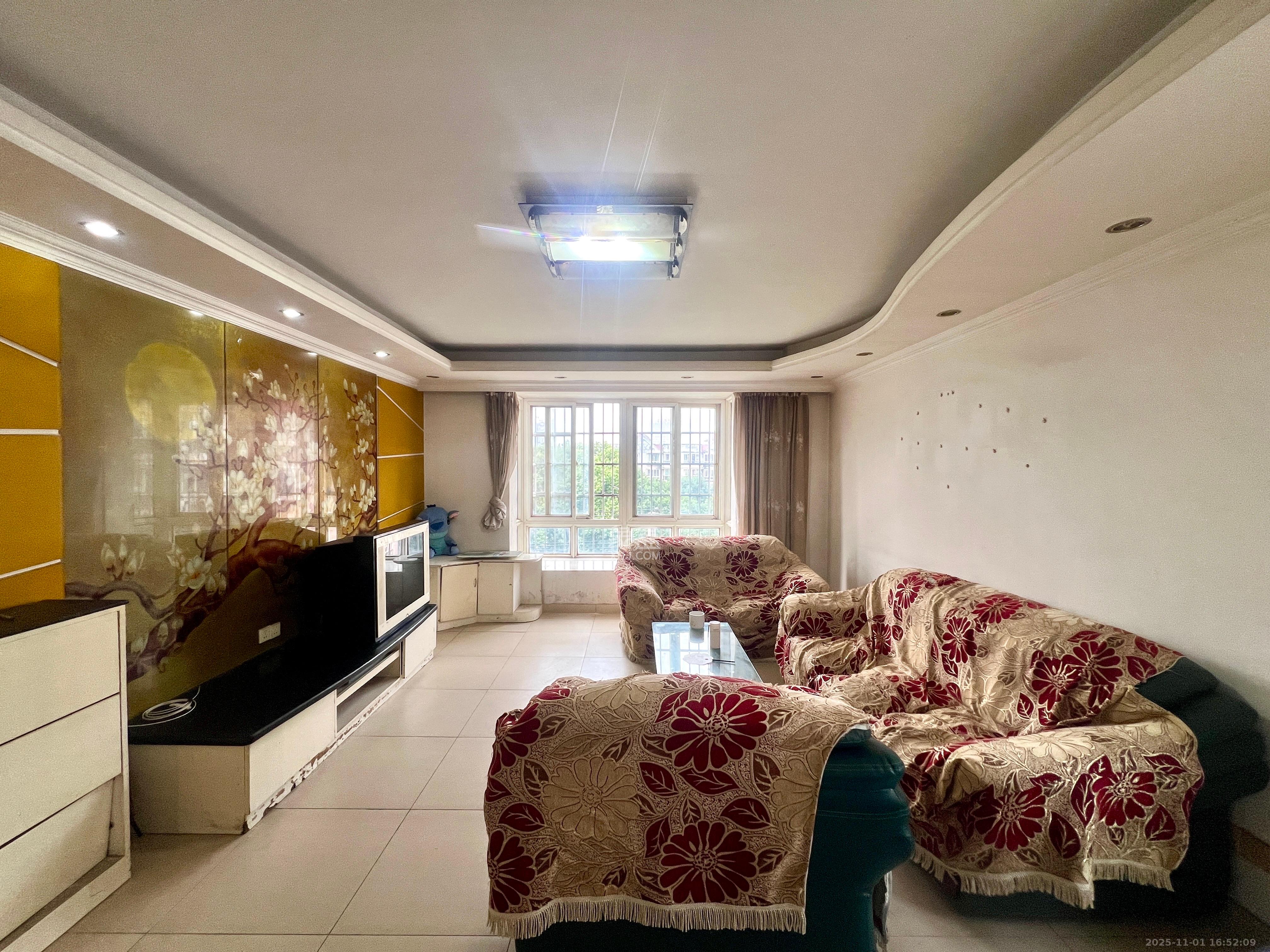 融城花苑 3室2厅2卫 1550.0元/月 融城花苑 3室2厅2卫 1550.0元/月室内图