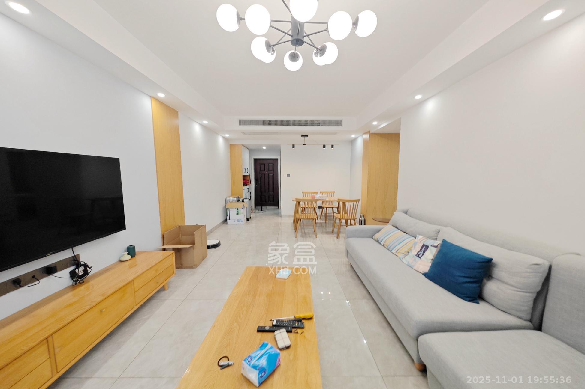 保利大都汇一期、二期  3室2厅1卫    120.0万 保利大都汇一期、二期  3室2厅1卫    120.0万客厅