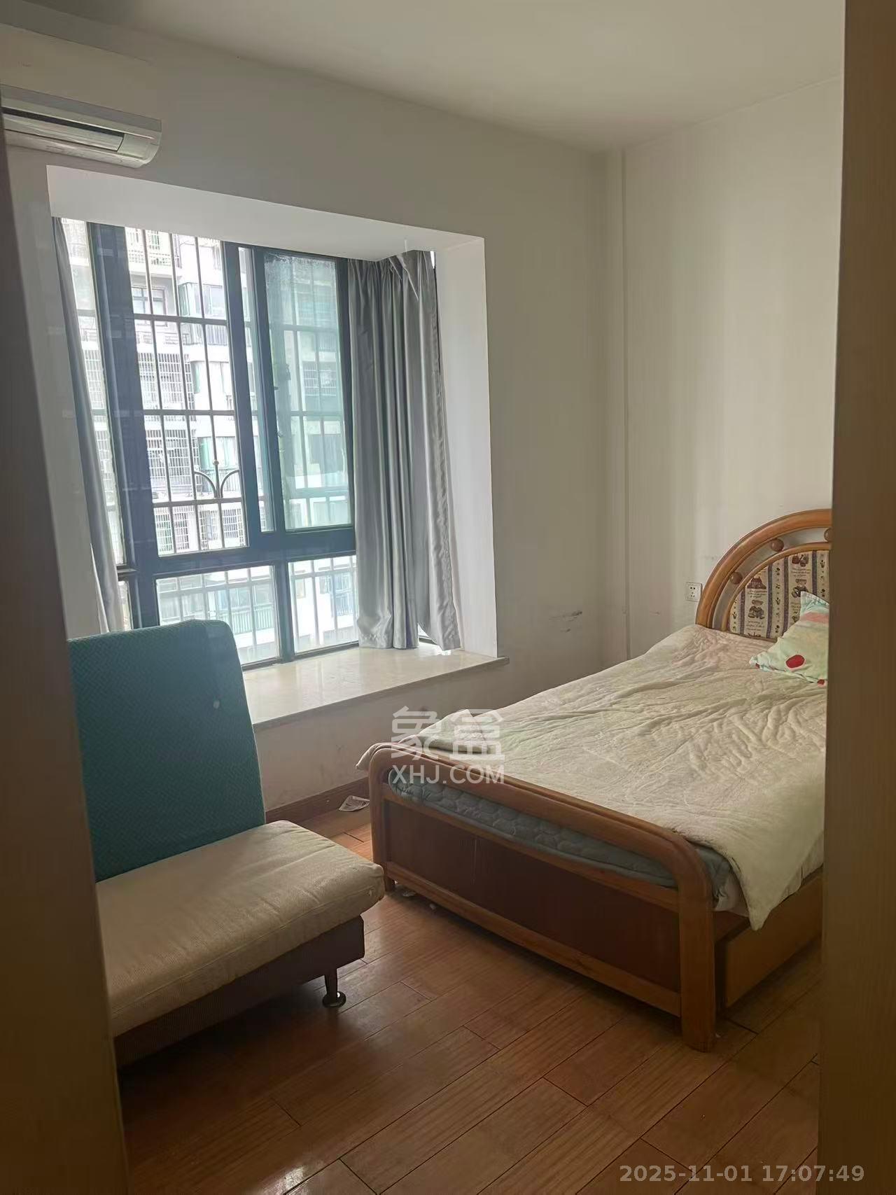 浏阳河畔家园  3室2厅1卫    2300.0元/月室内图