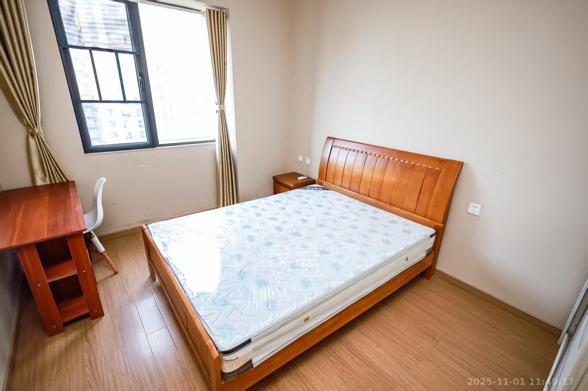 麓谷小镇  3室2厅1卫    2800.0元/月室内图