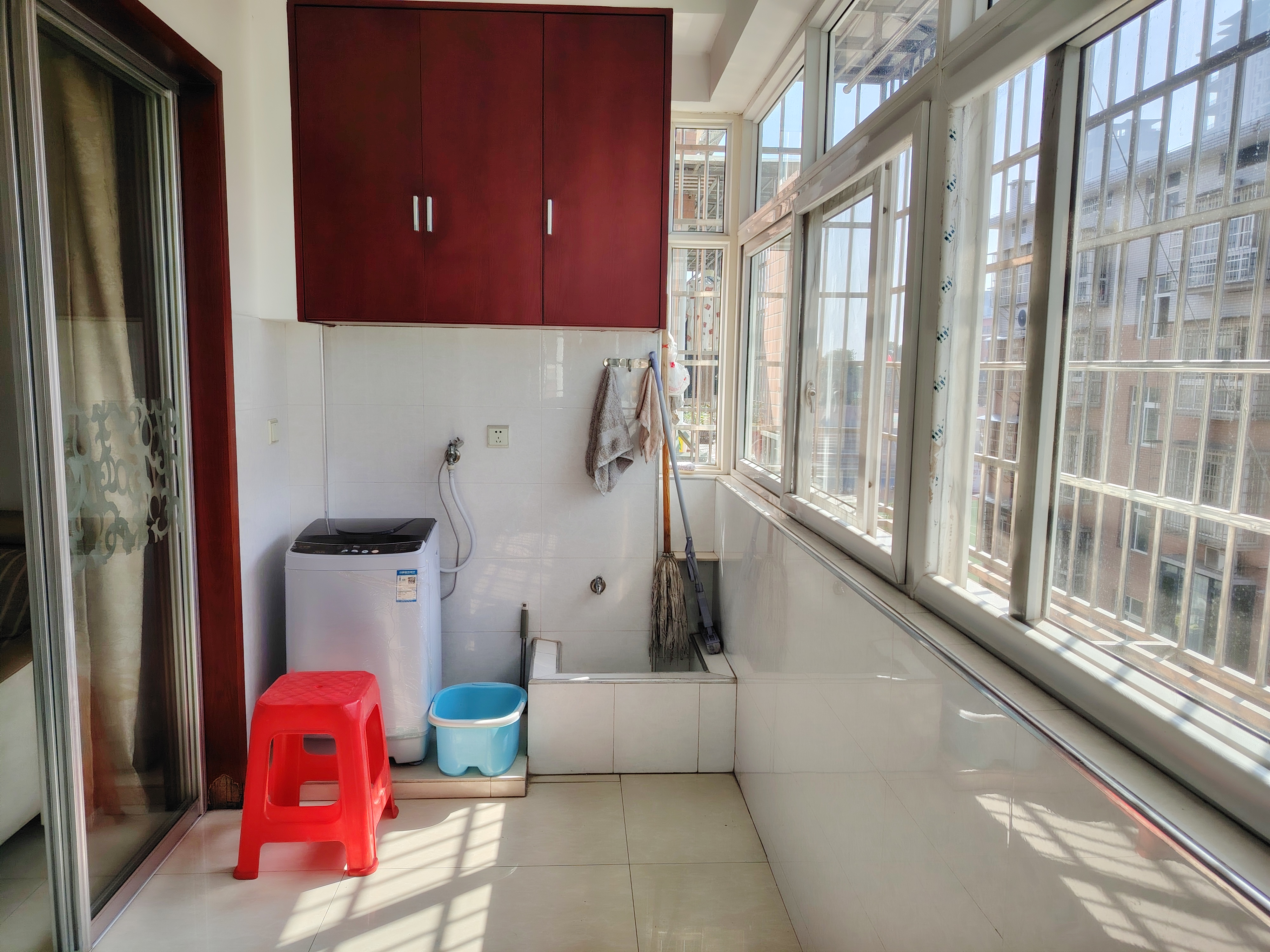 梓瑞小区  3室2厅1卫    1200.0元/月室内图