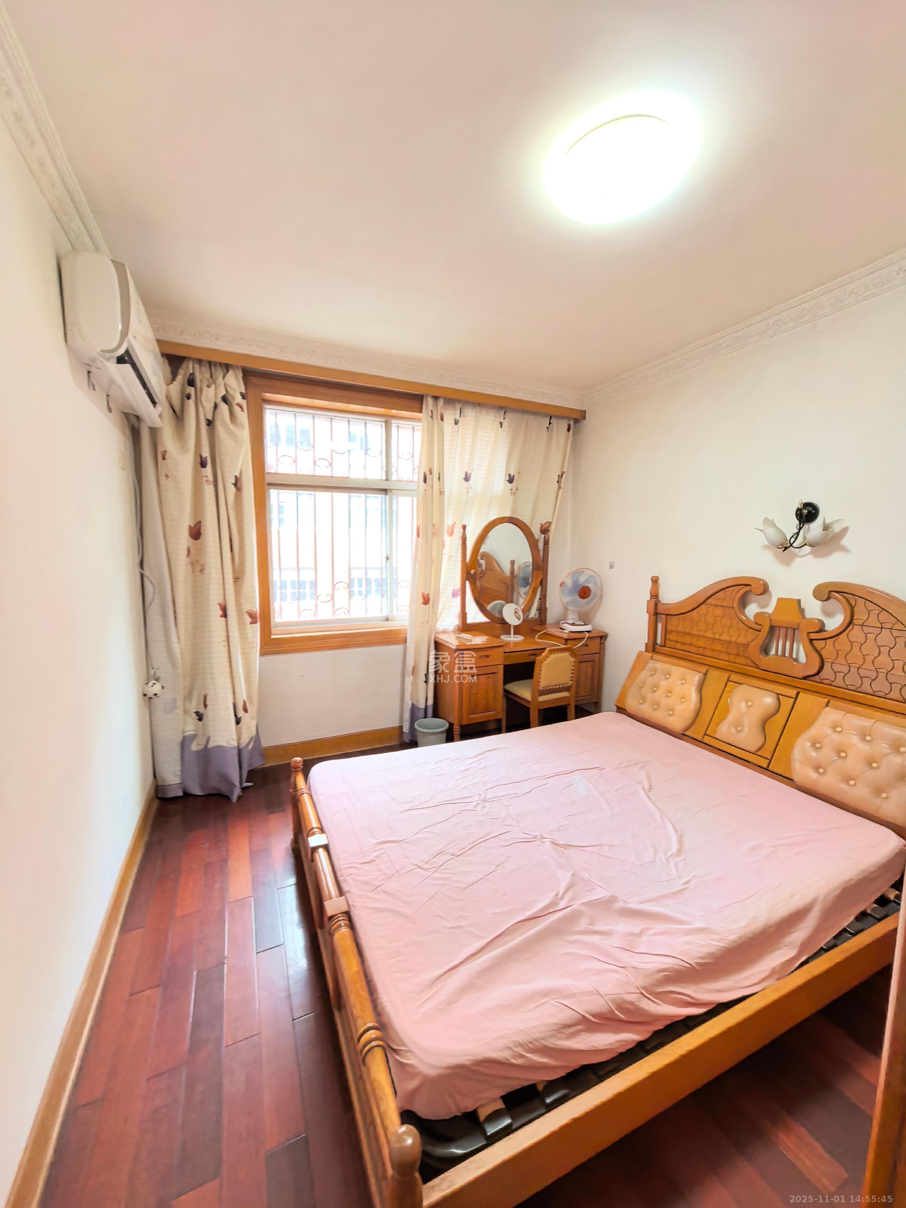 新兴小区（杨家山社区）  4室2厅1卫    2500.0元/月室内图