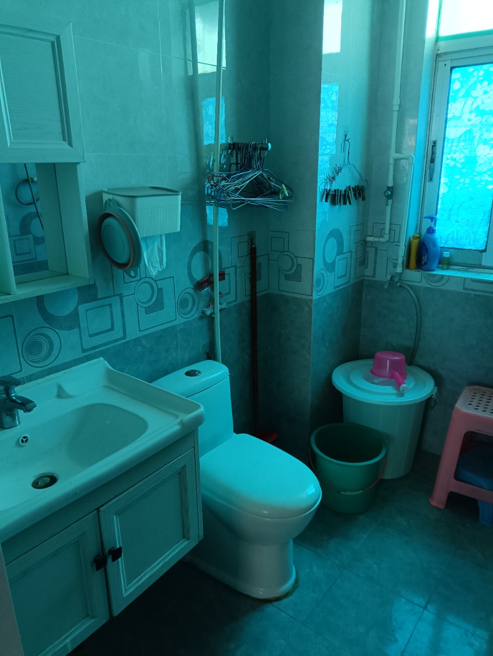 椰岛广场  2室1厅1卫    1600.0元/月 椰岛广场  2室1厅1卫    1600.0元/月室内图