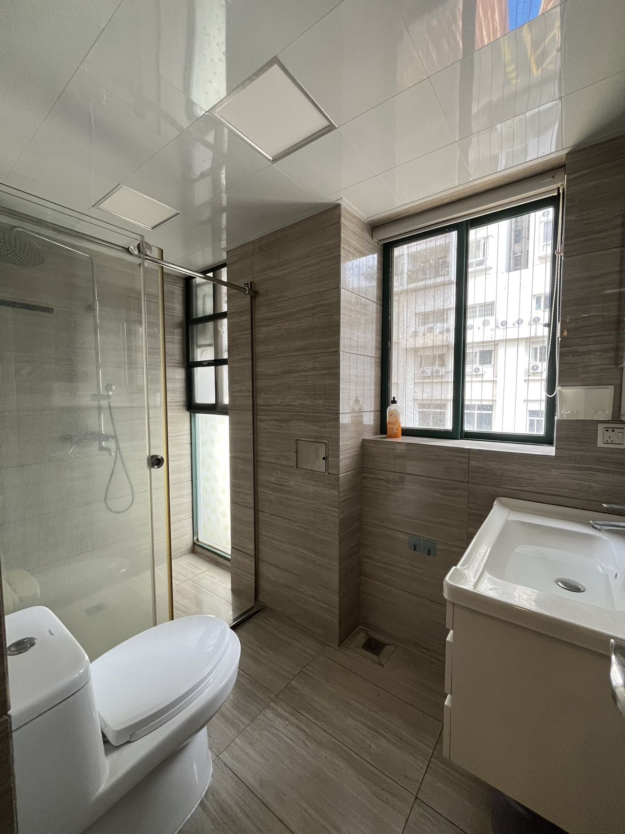 御景峰  2室2厅1卫    2500.0元/月 御景峰  2室2厅1卫    2500.0元/月室内图