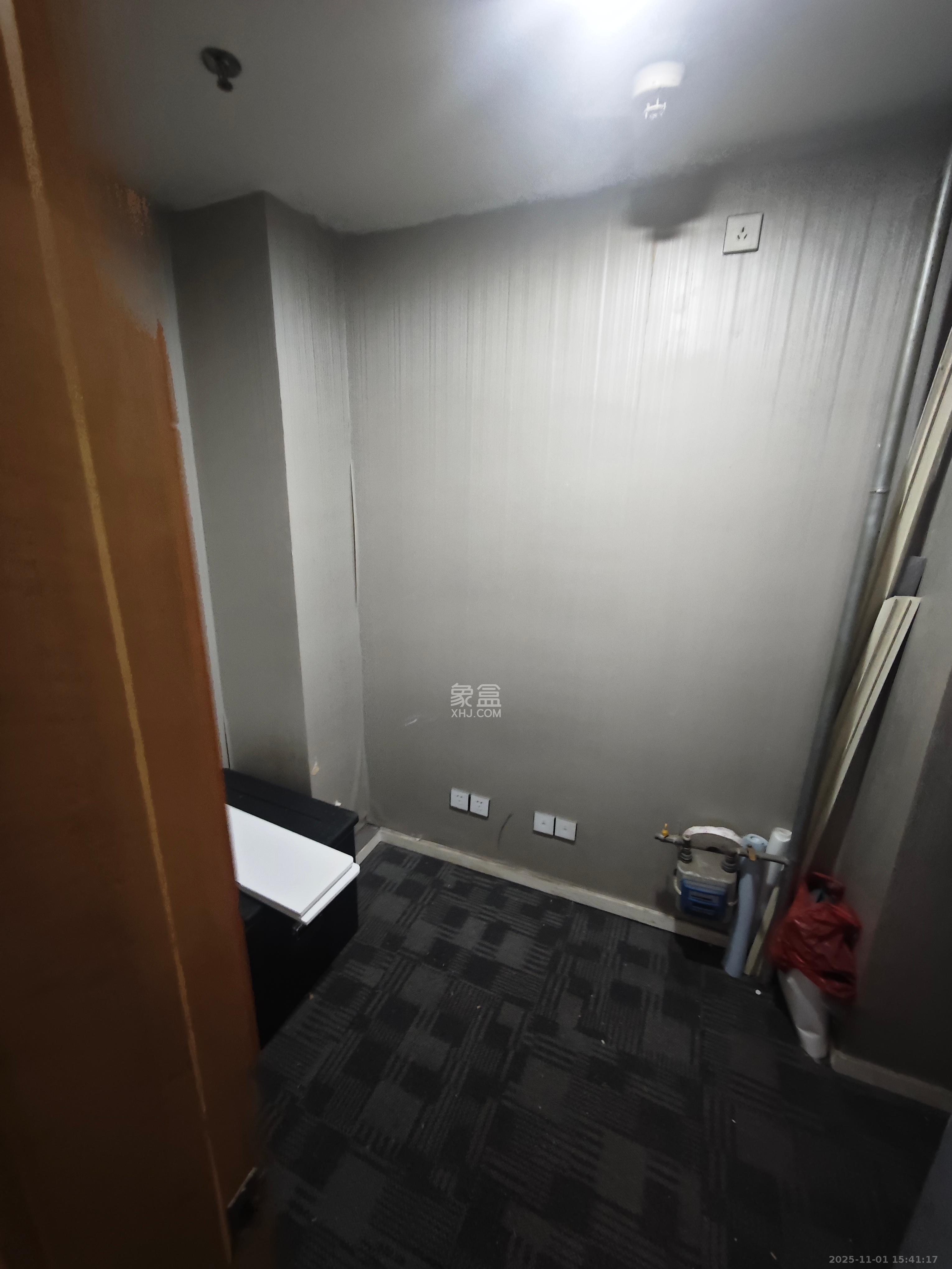 德思勤城市广场（宝格丽公寓）  1室1厅1卫    2200.0元/月室内图