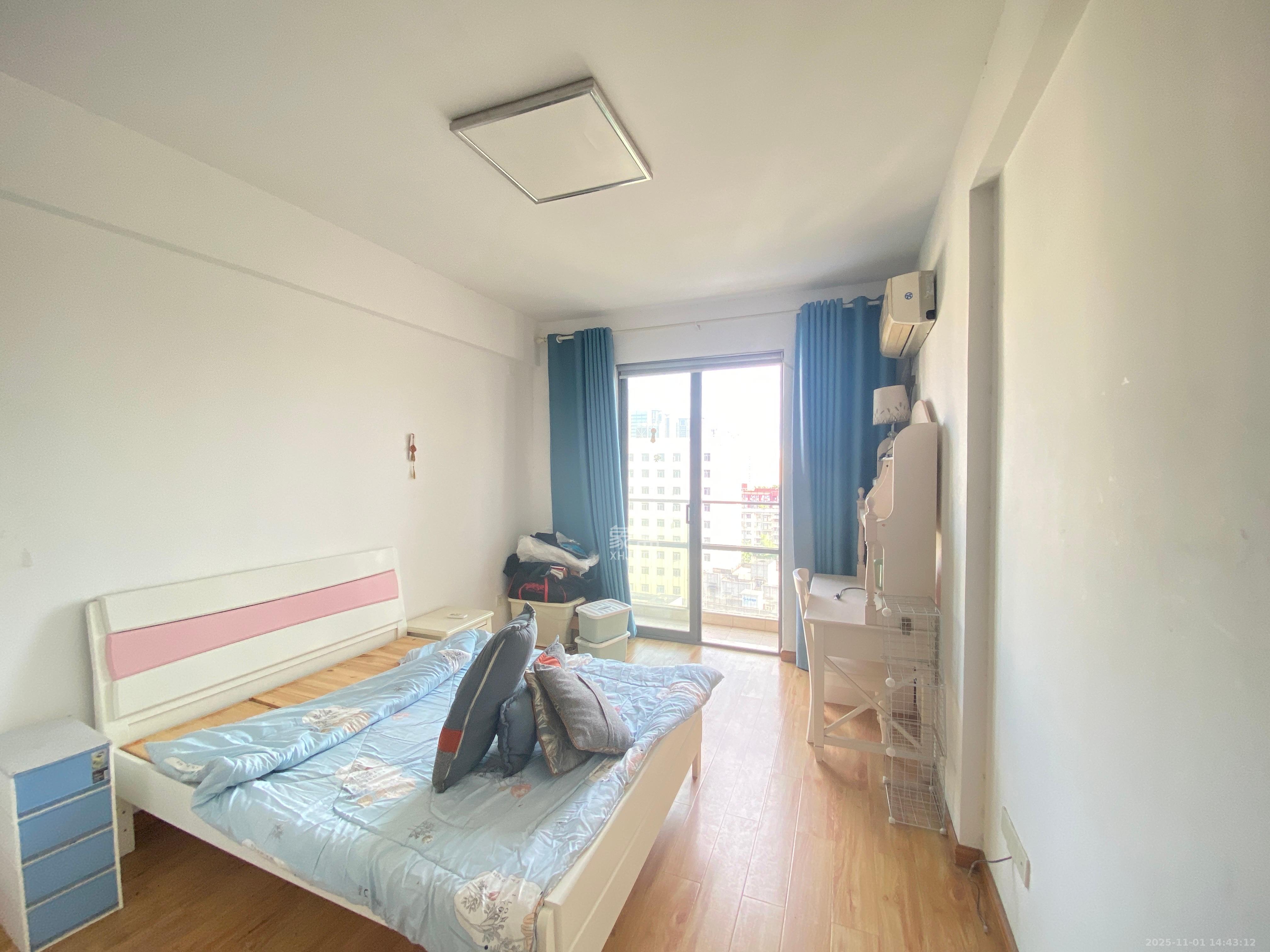 建鸿达华都（华都小户型及大华写字楼）  4室2厅2卫    4200.0元/月室内图