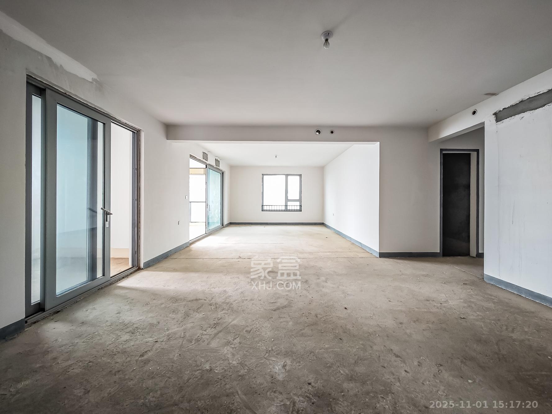 湘江壹号一二三期(创远湘江壹号)  5室2厅4卫    258.0万 湘江壹号一二三期(创远湘江壹号)  5室2厅4卫    258.0万