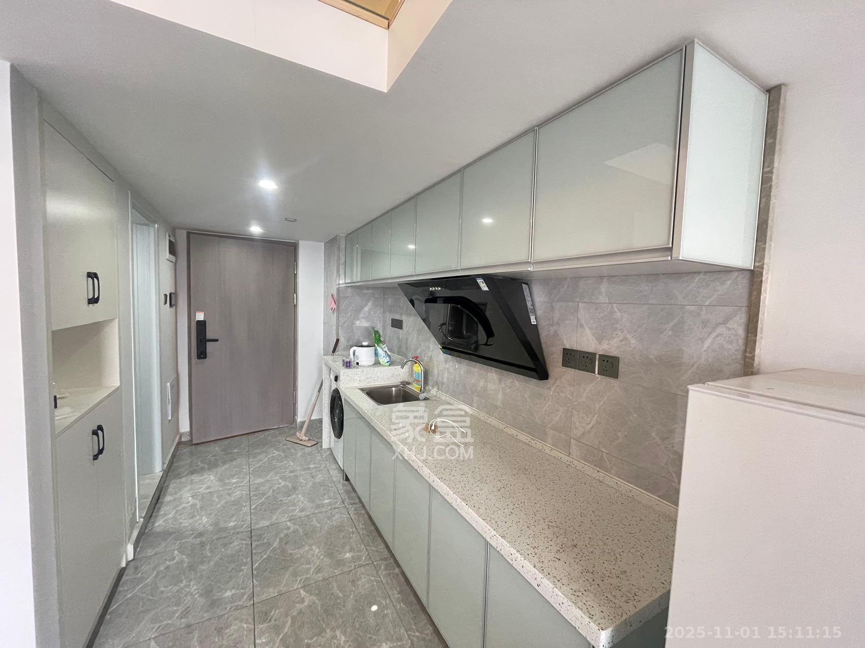 藏珑湖上公馆 2室1厅1卫 2600.0元/月 藏珑湖上公馆 2室1厅1卫 2600.0元/月室内图