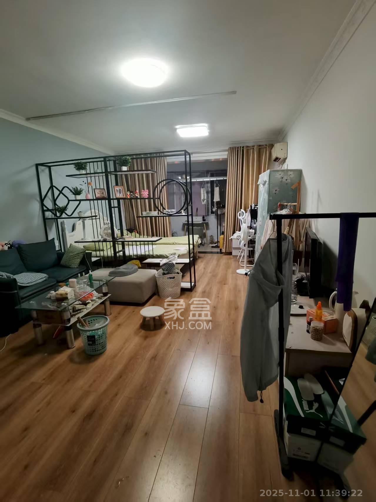 玛依拉山庄  1室1厅1卫    1900.0元/月