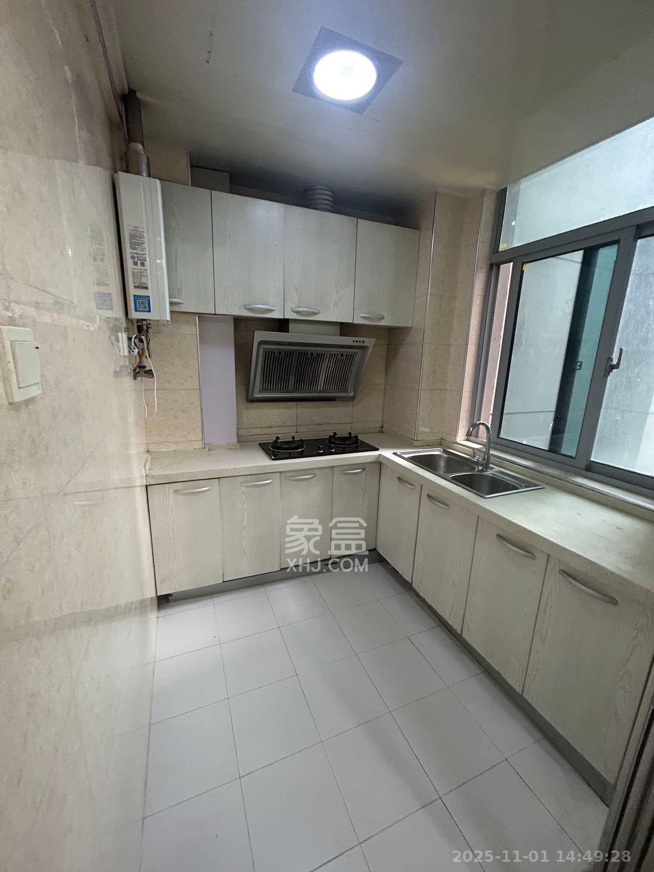 五一中央领御  3室1厅1卫    3500.0元/月室内图