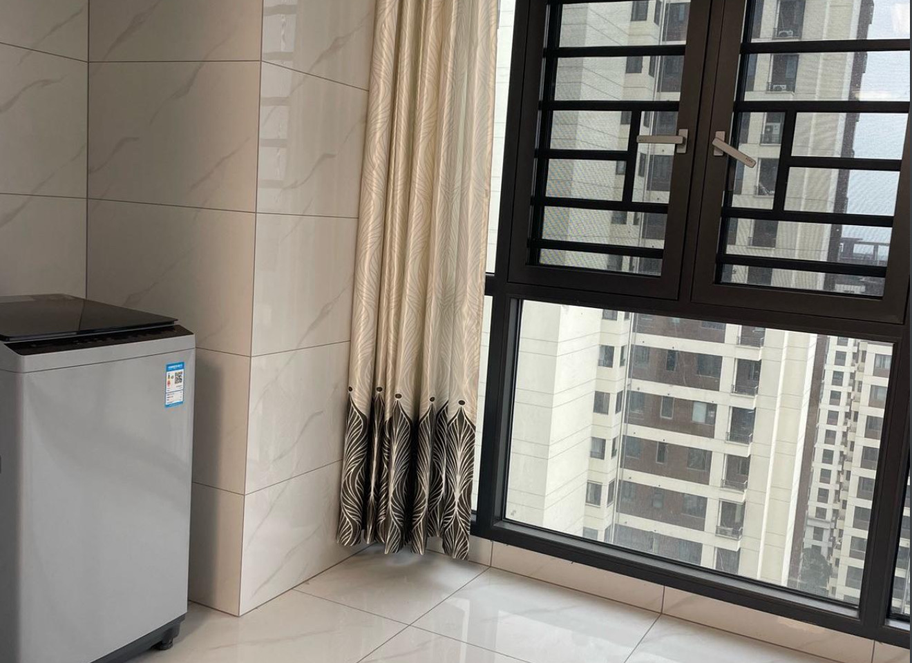 酃湖书院  3室2厅2卫    2300.0元/月室内图