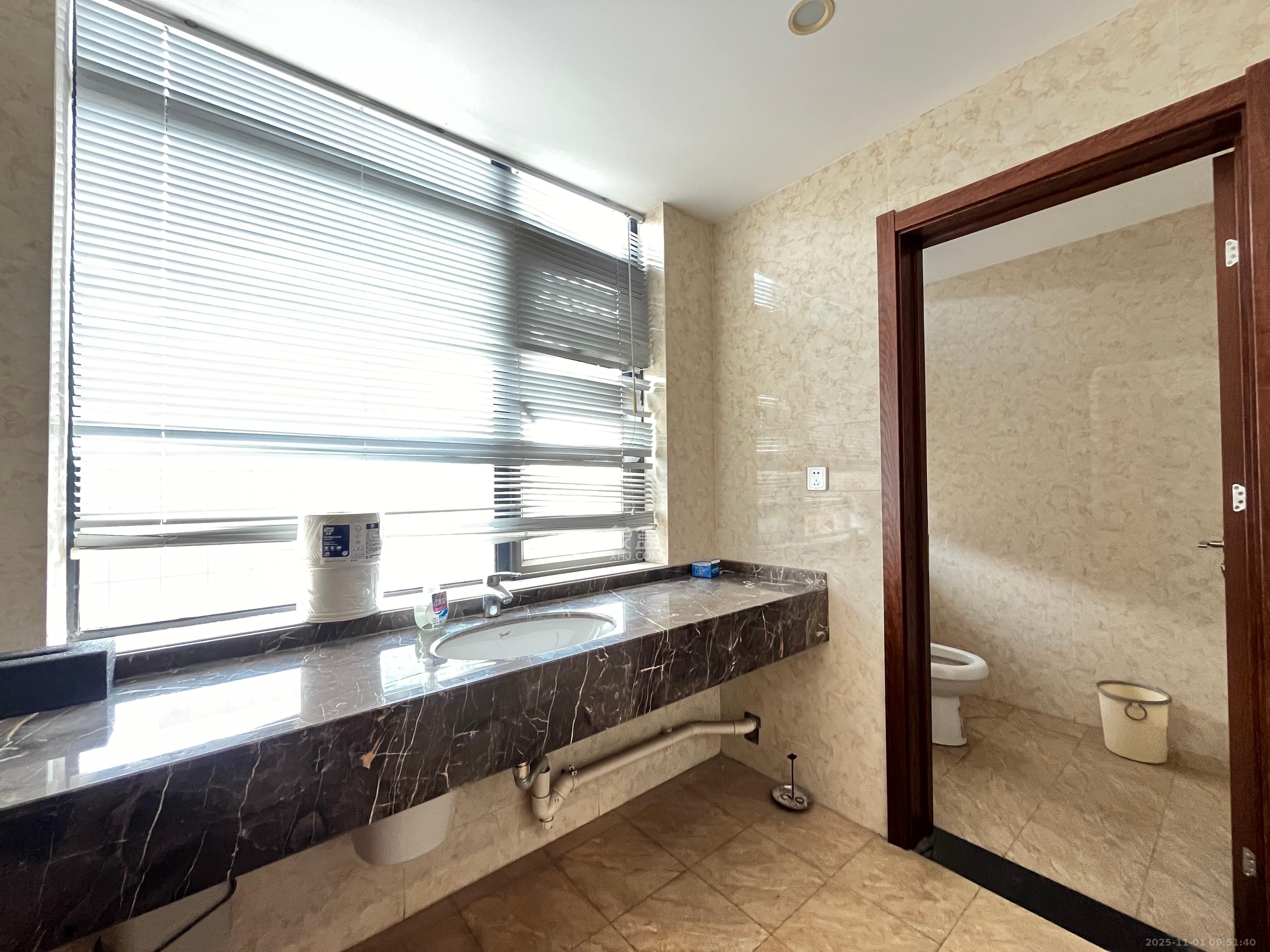 佳兴国际汇  1室2厅1卫    1800.0元/月室内图