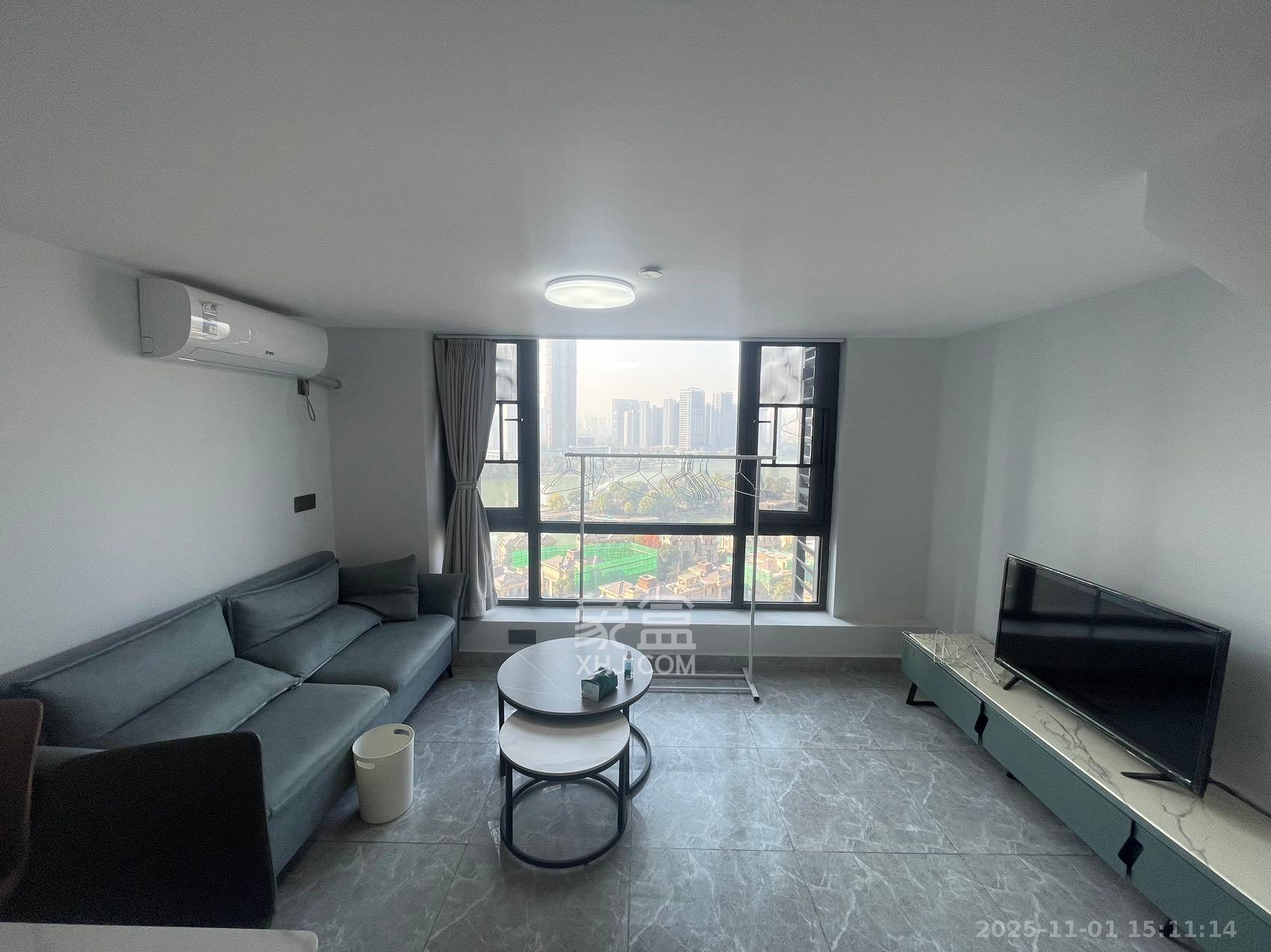 藏珑湖上公馆 2室1厅1卫 2600.0元/月 藏珑湖上公馆 2室1厅1卫 2600.0元/月室内图