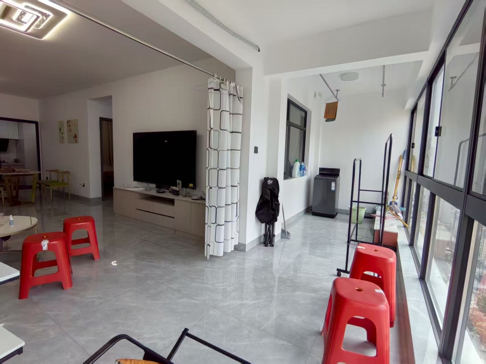 承龙大名城  4室2厅2卫    2900.0元/月室内图