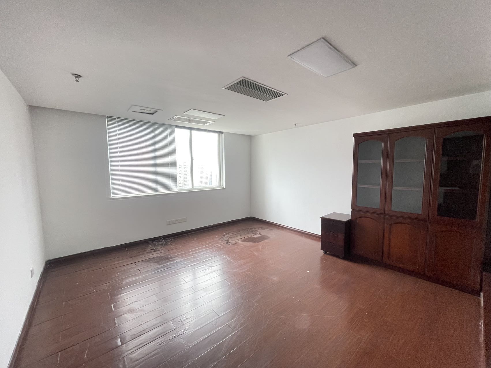 北京大厦  6室2厅4卫    13000.0元/月室内图