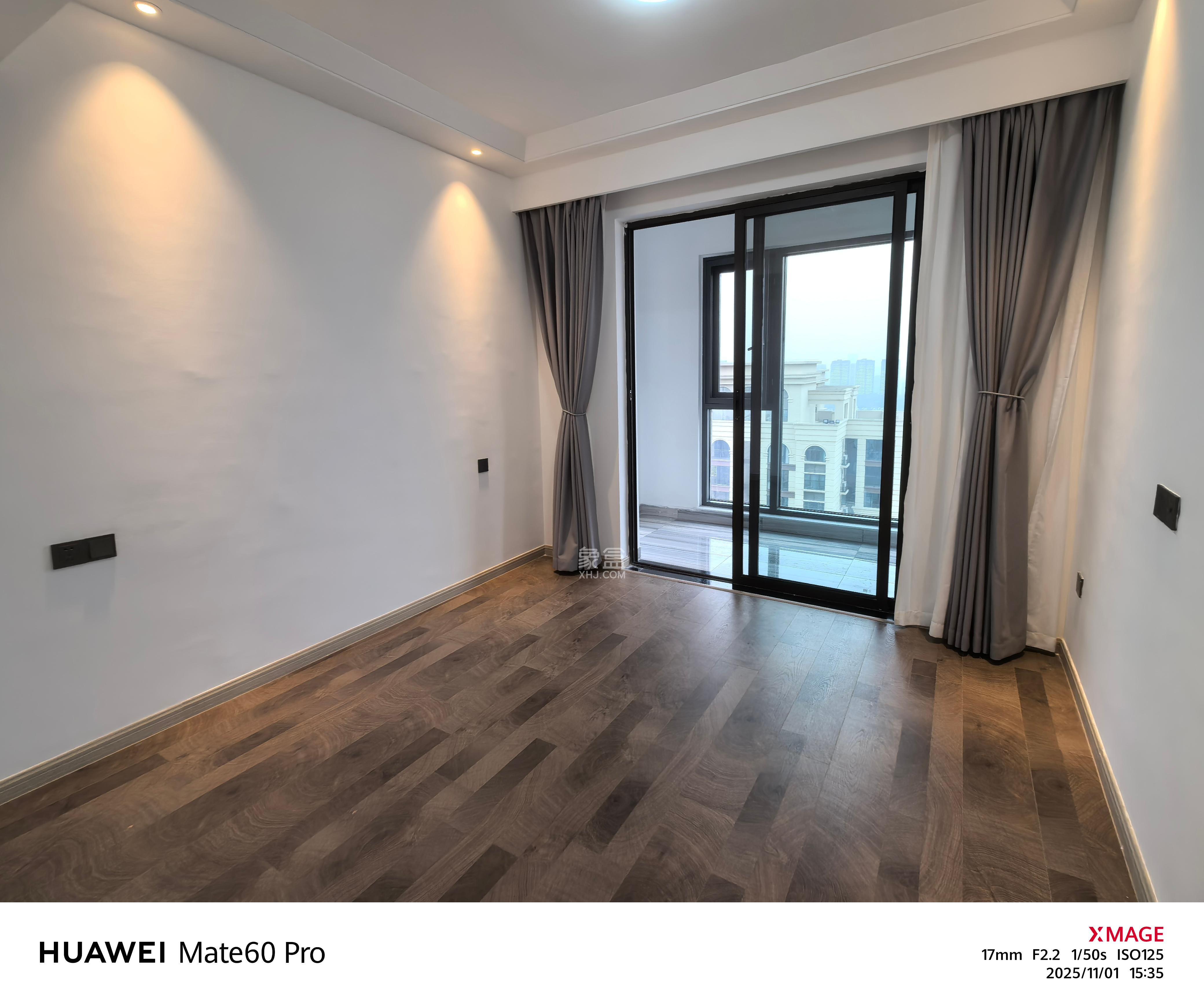 臻园  4室2厅2卫    5000.0元/月 臻园  4室2厅2卫    5000.0元/月室内图