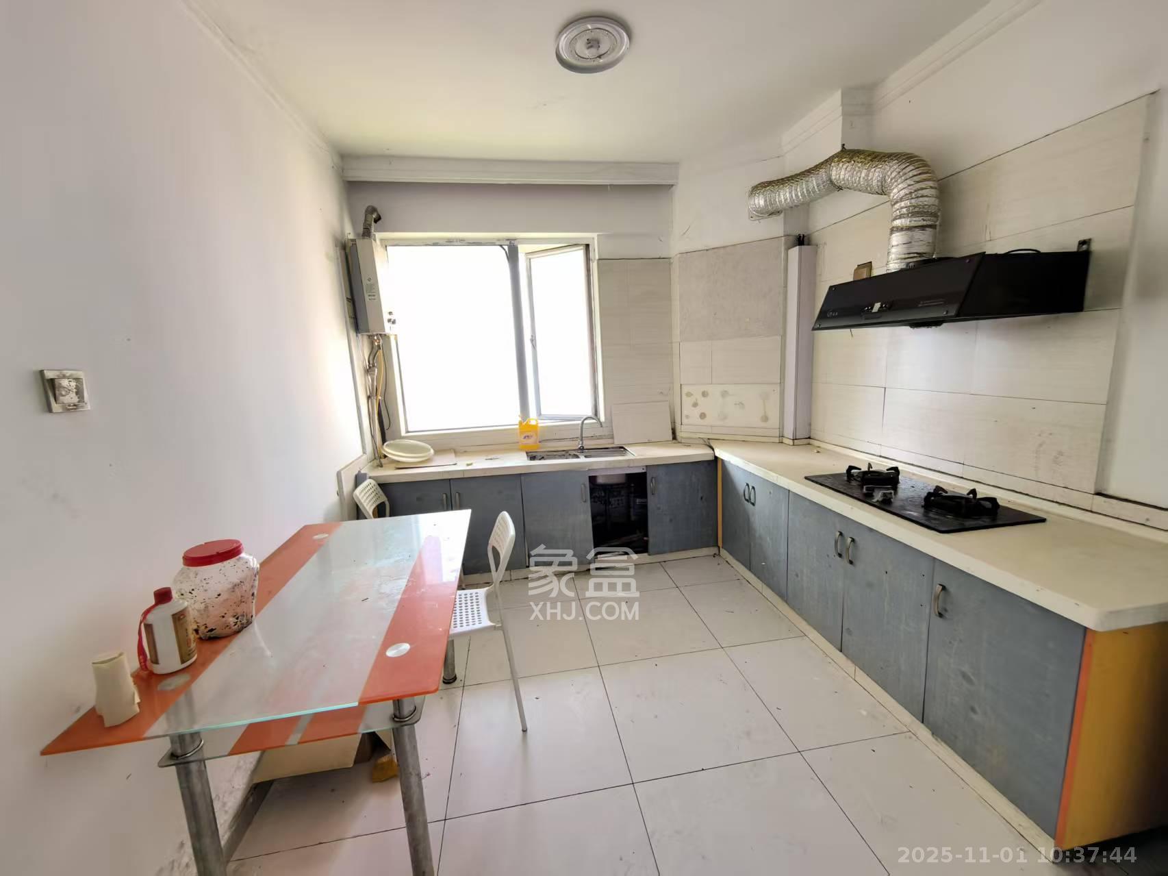 银港水晶城  5室2厅2卫    2600.0元/月室内图