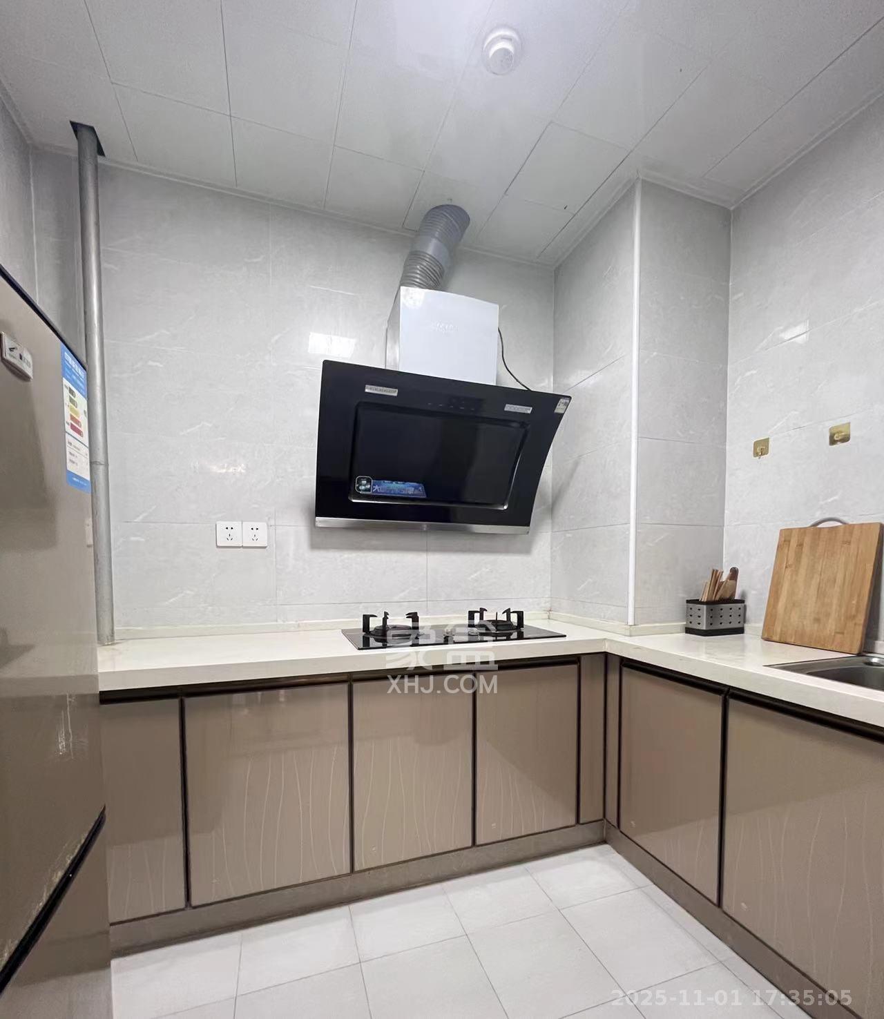 卓越浅水湾  3室2厅2卫    2500.0元/月 卓越浅水湾  3室2厅2卫    2500.0元/月室内图