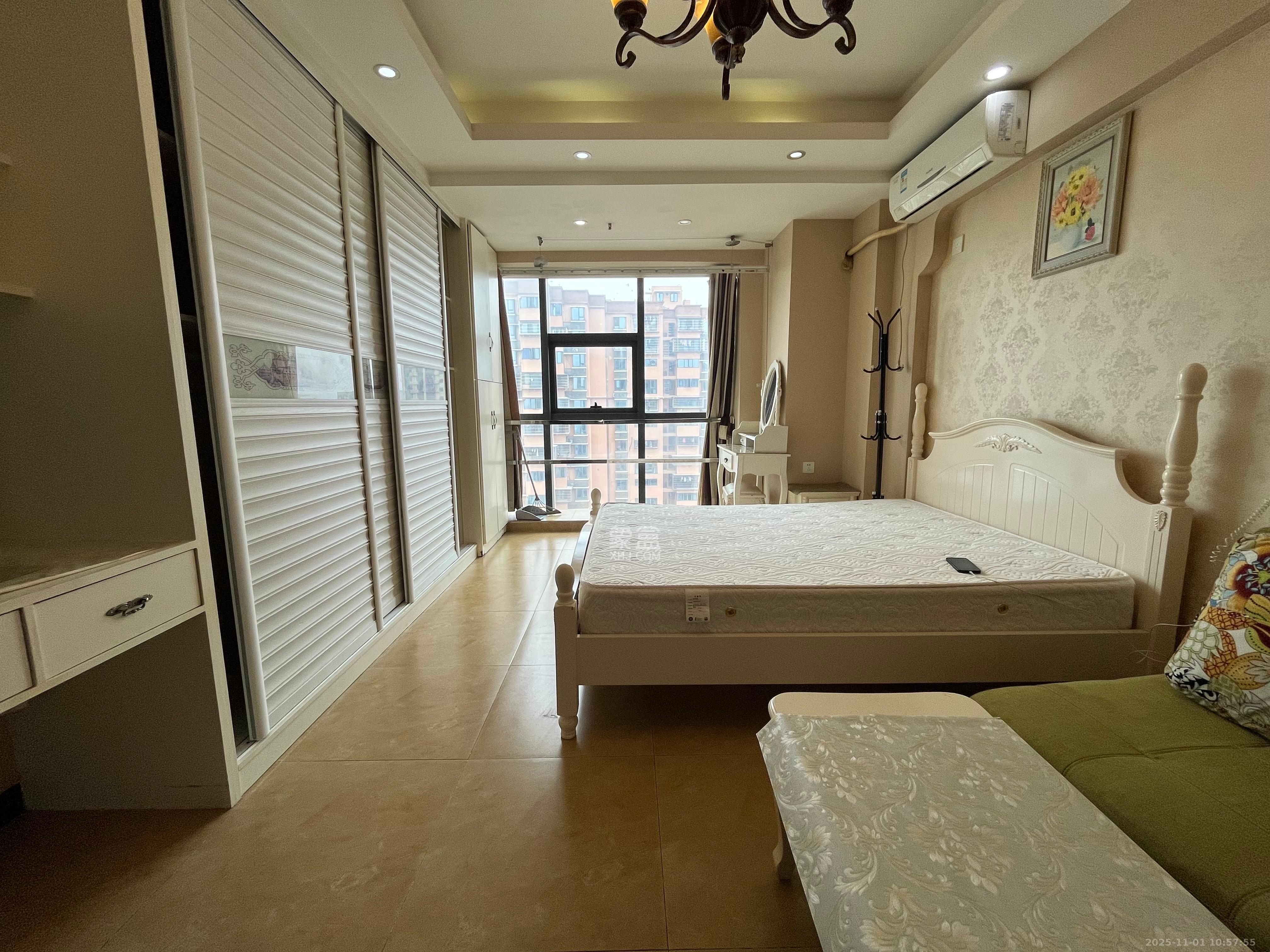 佳兴国际汇  1室1厅1卫    1700.0元/月