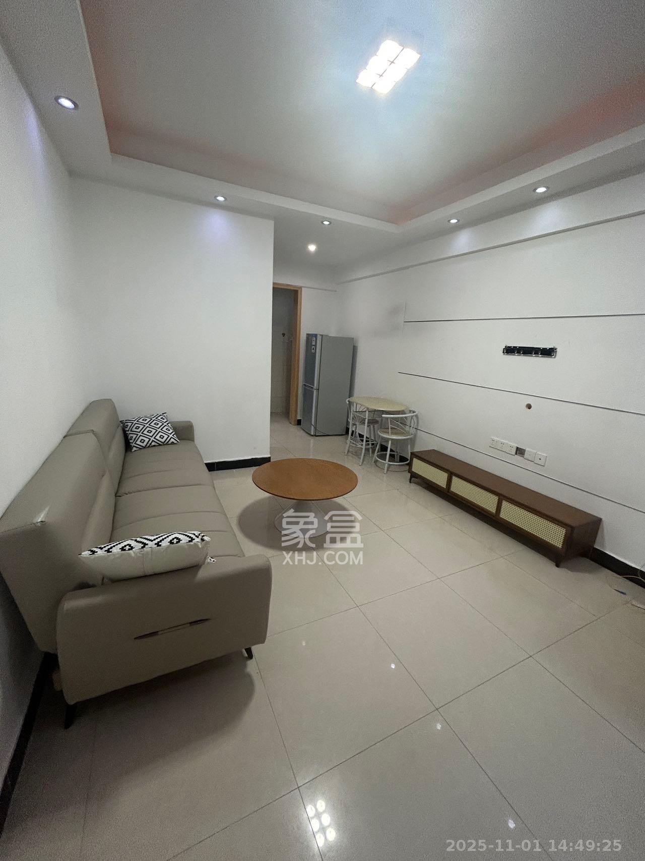 五一中央领御  3室1厅1卫    3500.0元/月