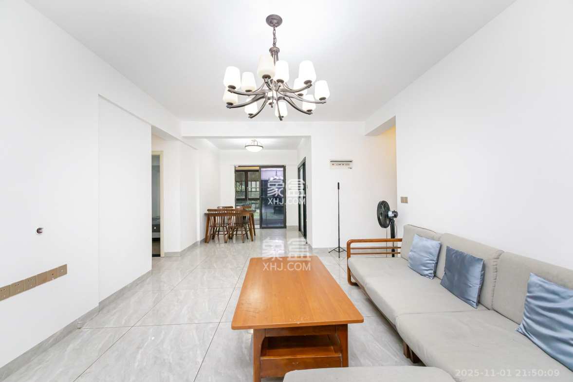 润和滨江府 4室2厅2卫 128.0万 润和滨江府 4室2厅2卫 128.0万客厅