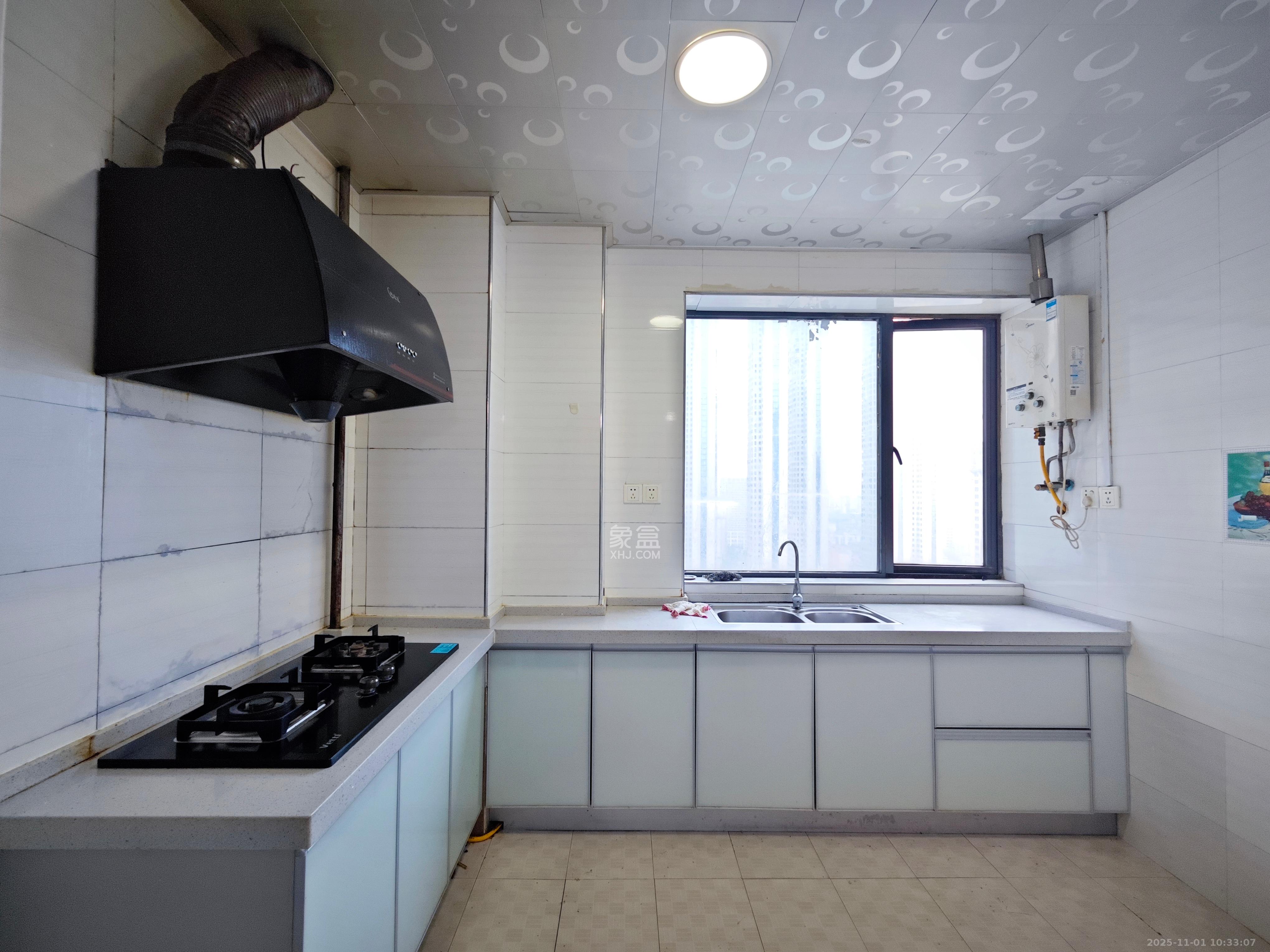 名富公寓  2室1厅1卫    2500.0元/月室内图