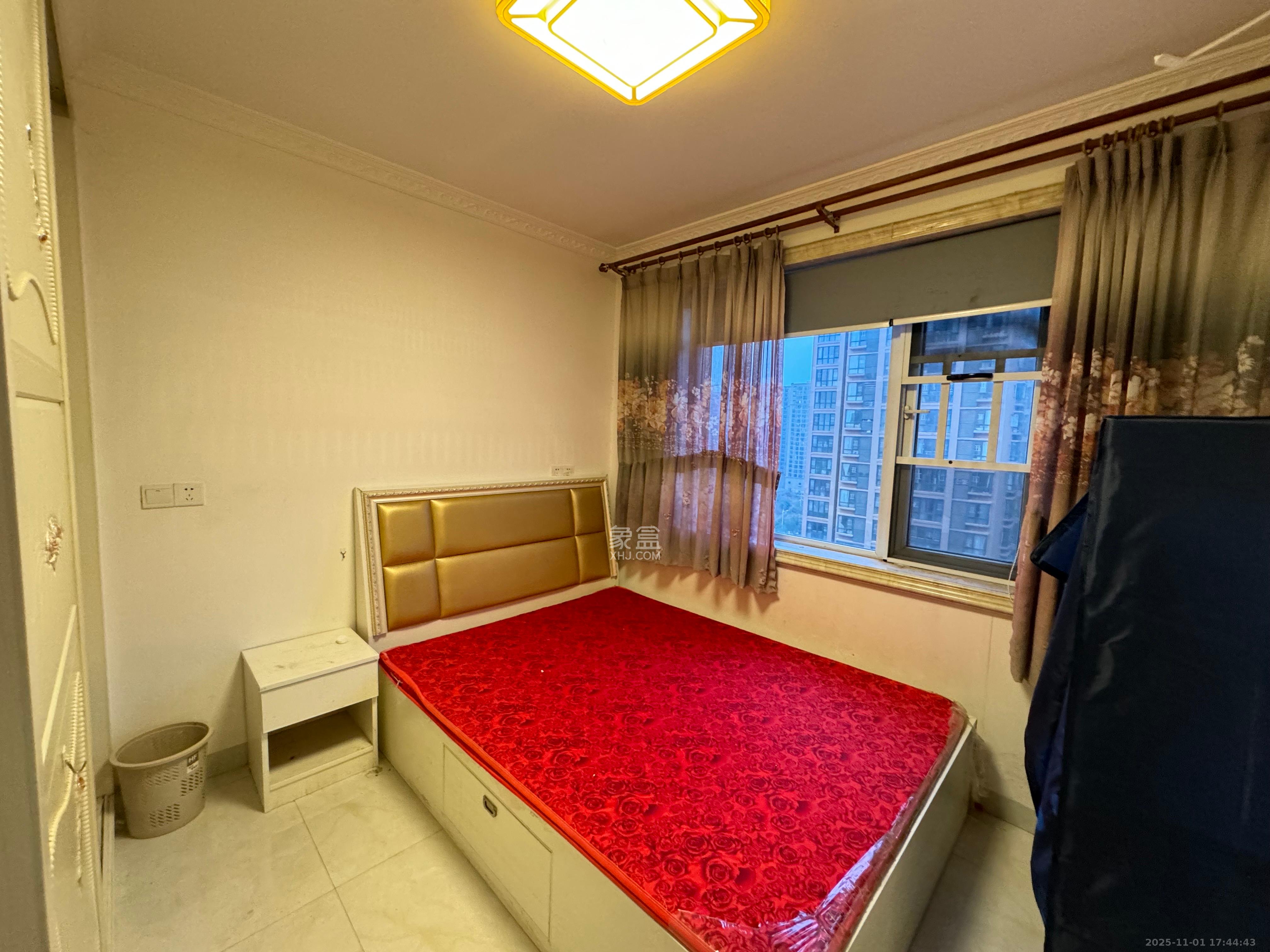 丽发新城  3室2厅2卫    2000.0元/月室内图