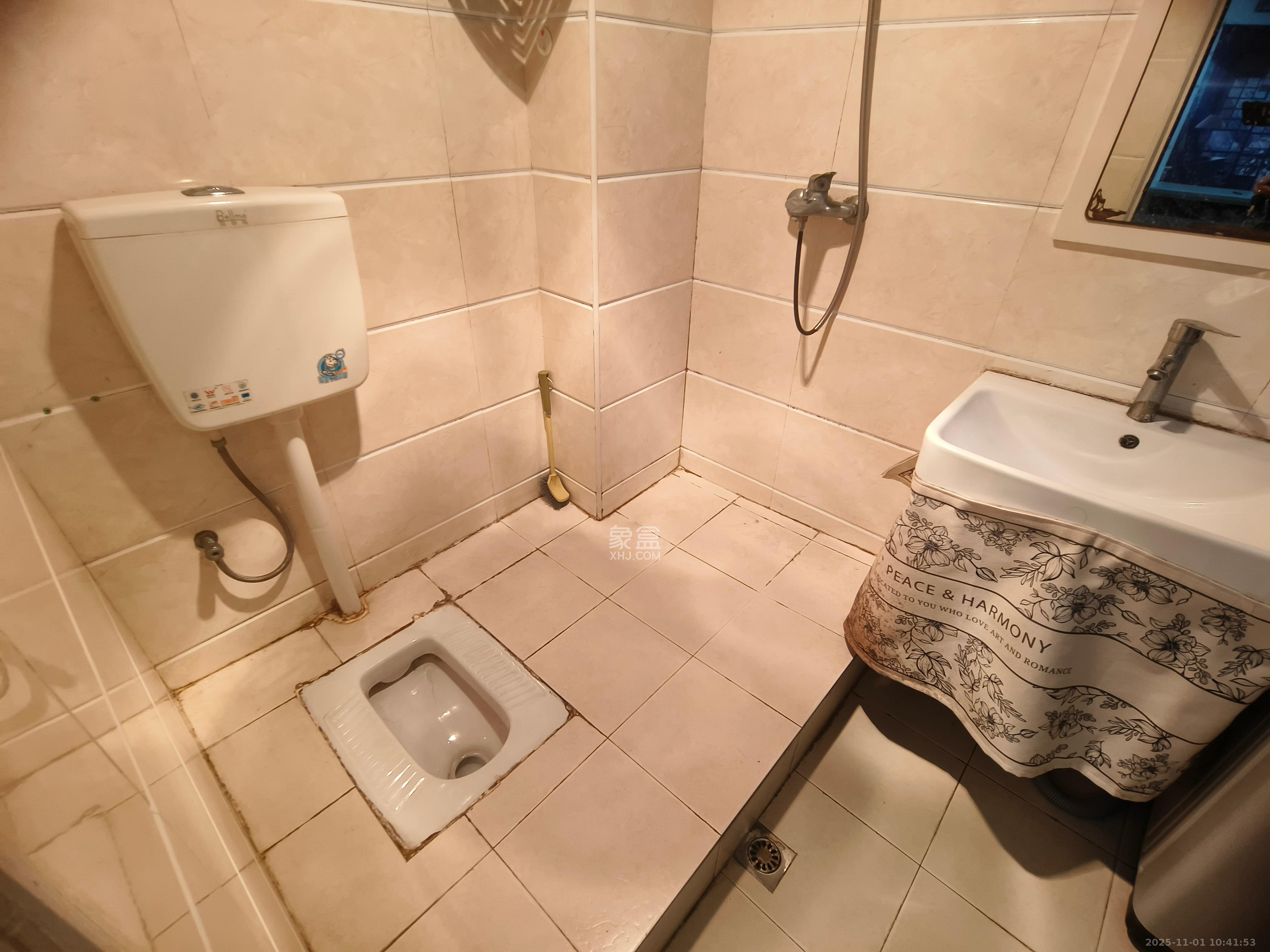 西城龙庭  1室1厅1卫    1500.0元/月 西城龙庭  1室1厅1卫    1500.0元/月室内图