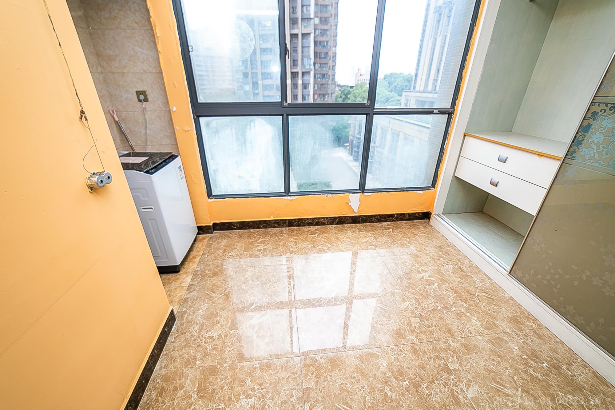 建发汇金国际  2室2厅1卫    108.0万其他