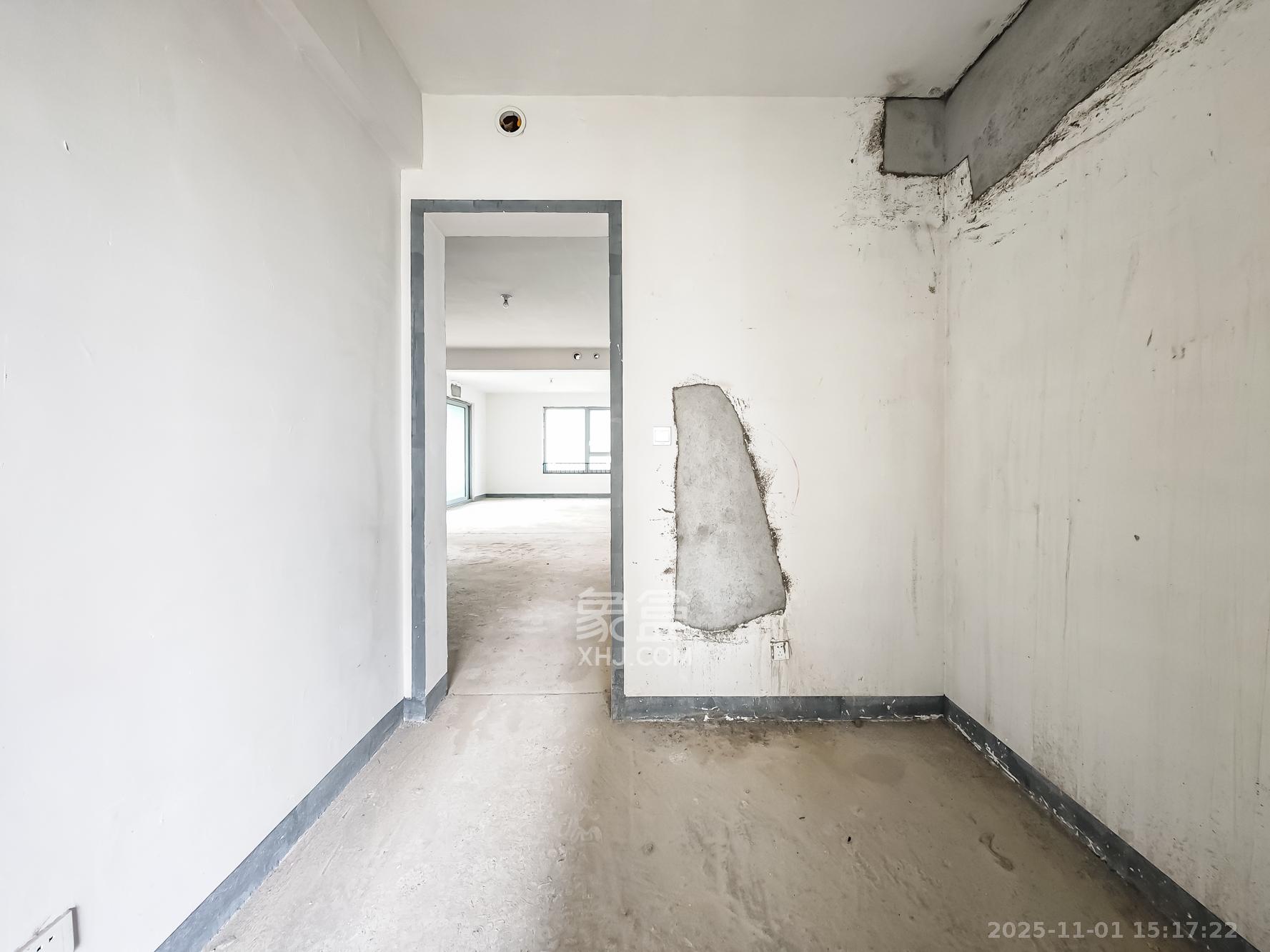 湘江壹号一二三期（创远湘江壹号）  5室2厅4卫    258.0万其他