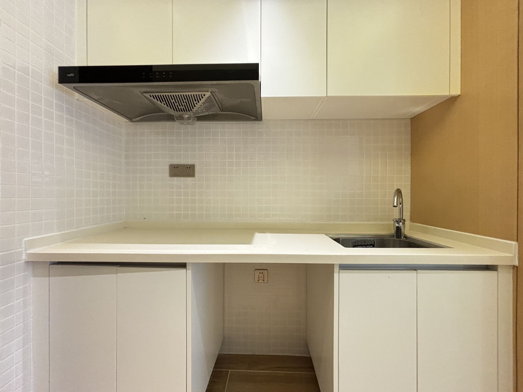 海航豪庭南苑  1室1厅1卫    2400.0元/月 海航豪庭南苑  1室1厅1卫    2400.0元/月室内图