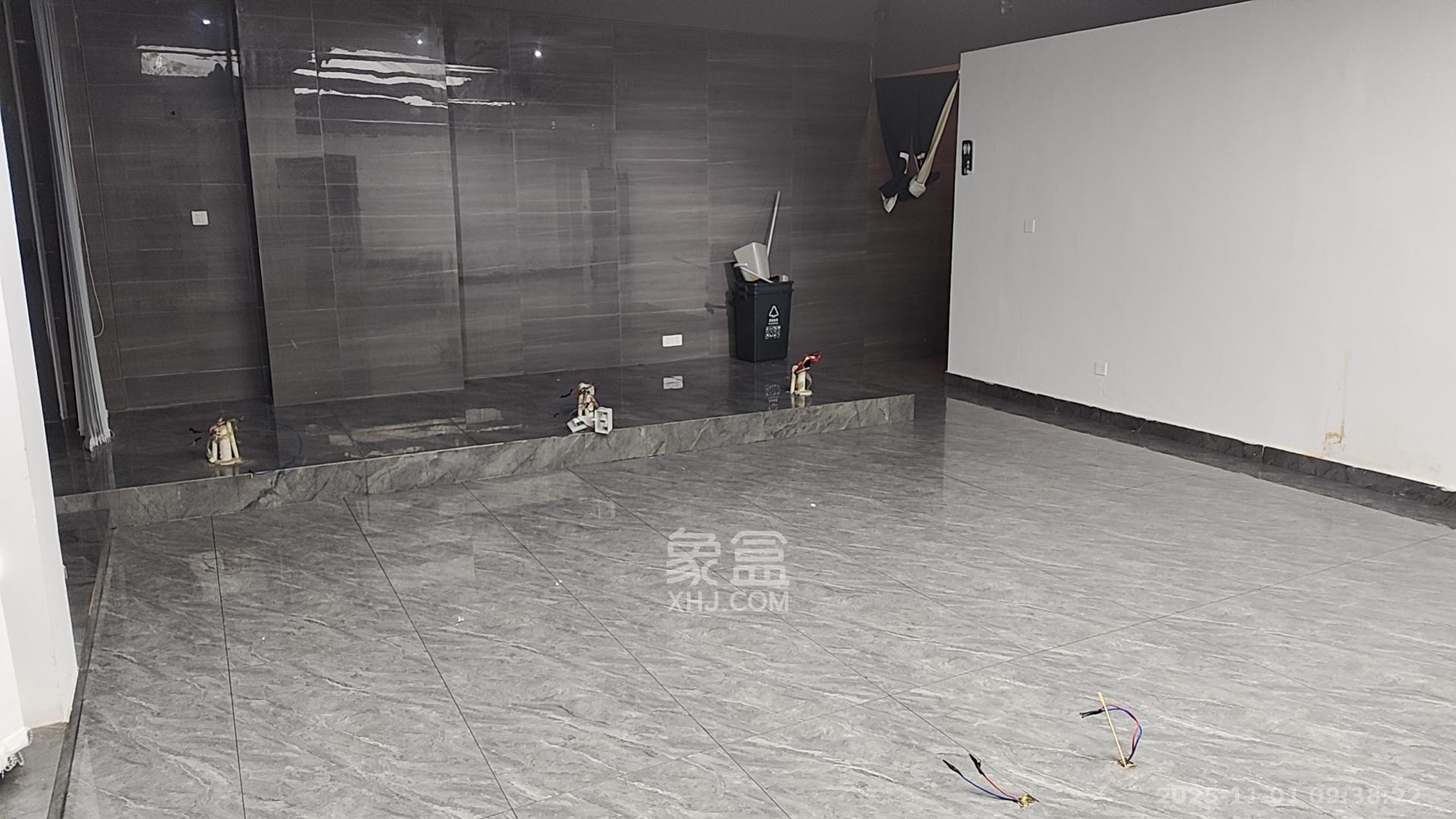 梅溪峰汇（房聚梅溪壹中心）  1室1厅1卫    4500.0元/月室内图