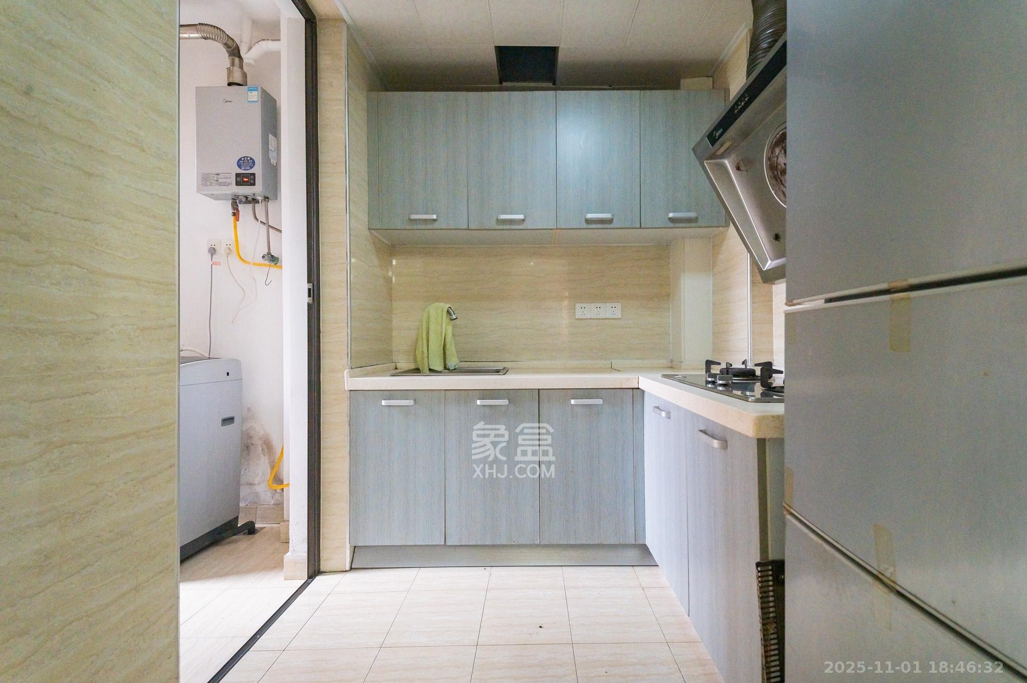 华润凤凰城三期  2室2厅1卫    53.0万 华润凤凰城三期  2室2厅1卫    53.0万厨房