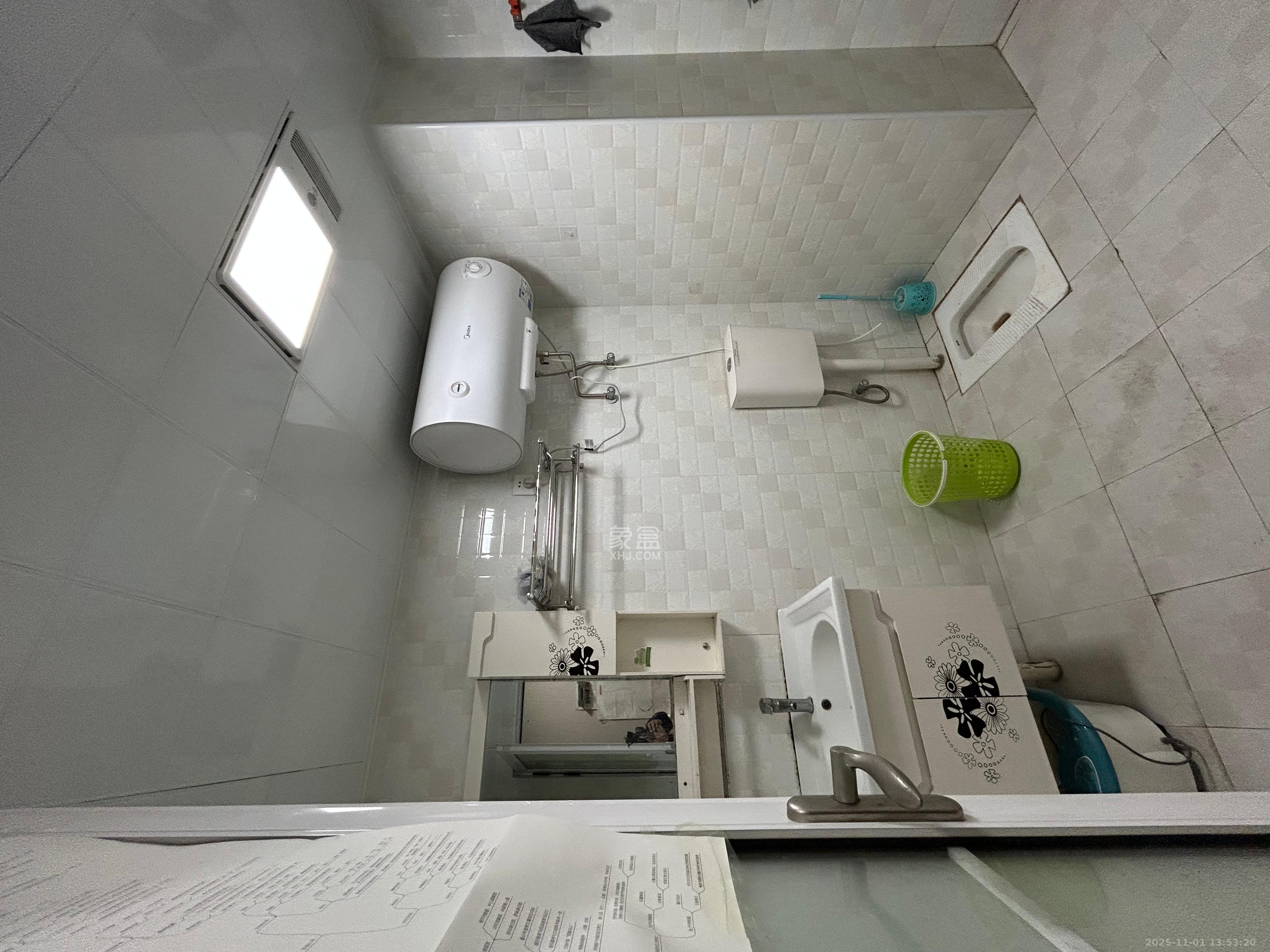 山水湾  1室1厅1卫    1300.0元/月室内图