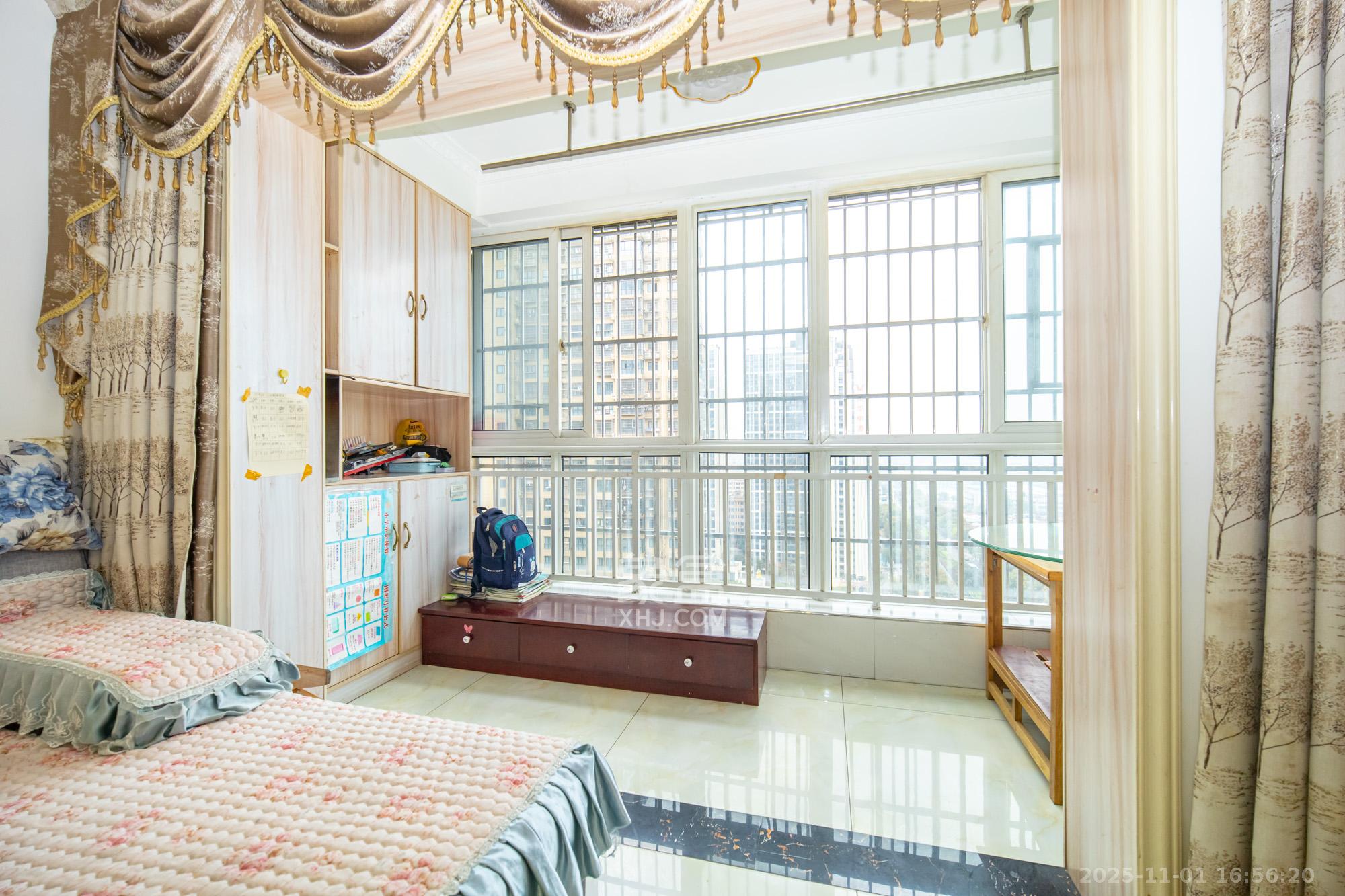 时代星空  1室0厅0卫    68.0万阳台