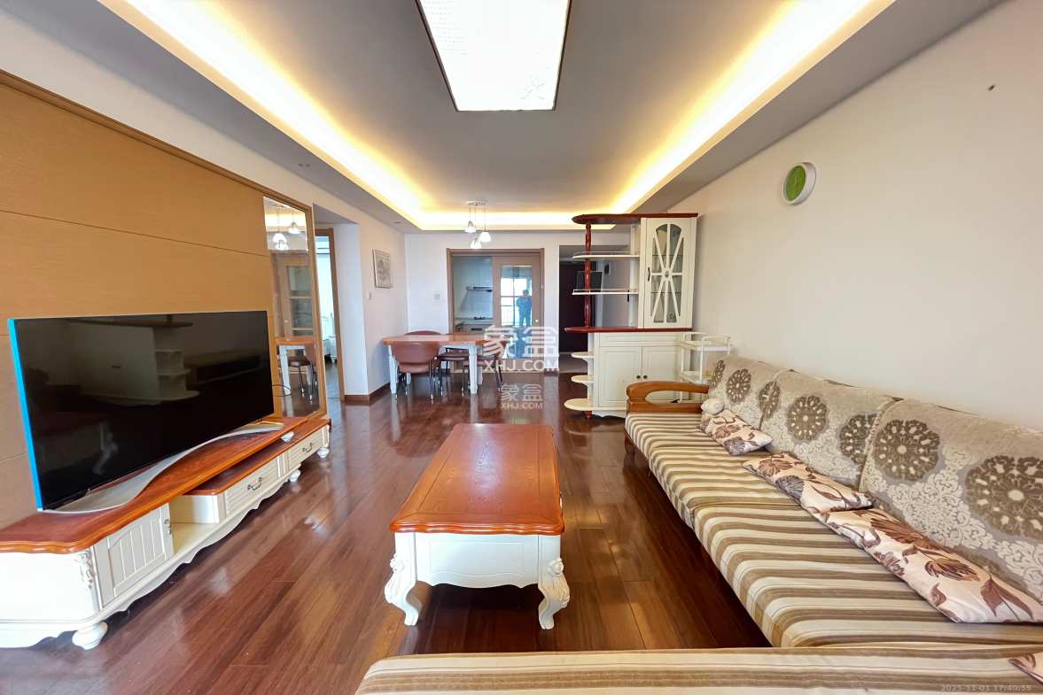 万科白鹭郡 3室2厅1卫 2600.0元/月 万科白鹭郡 3室2厅1卫 2600.0元/月室内图